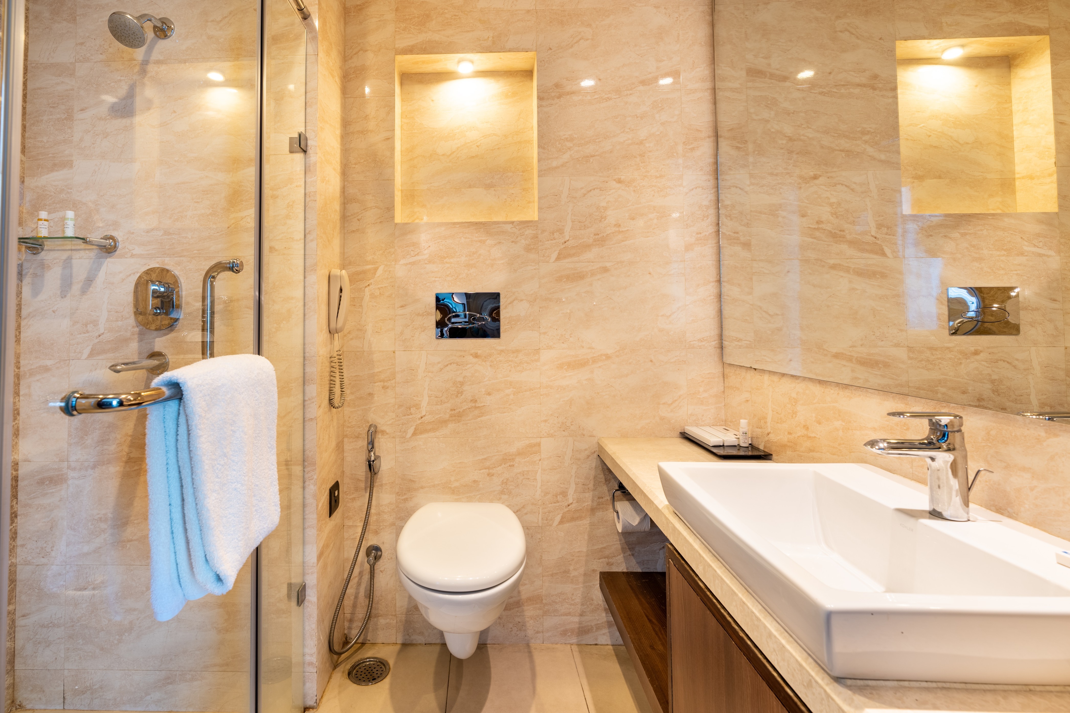 Soaltee Westend Premier Nepalgunj|Single Deluxe Room