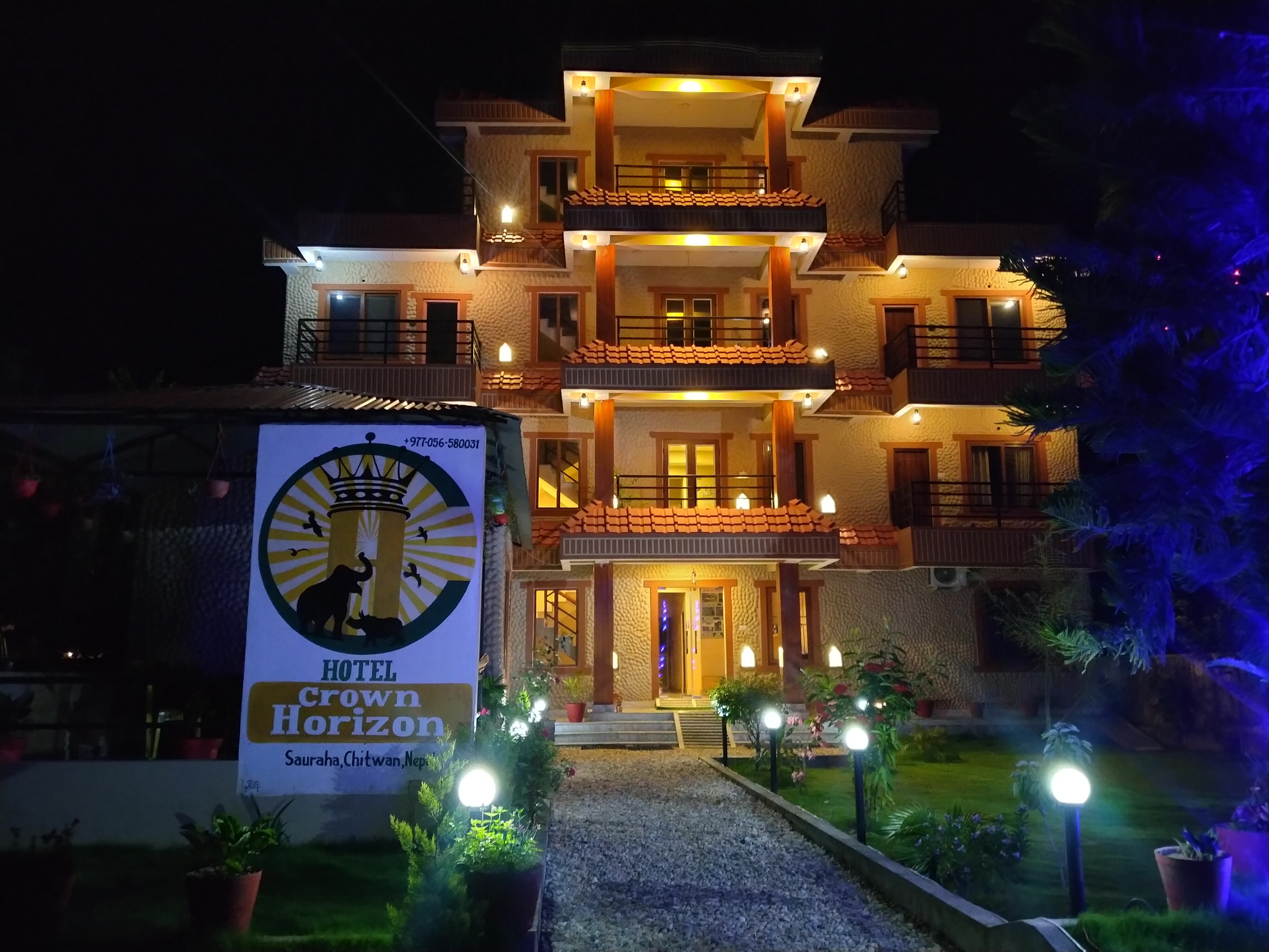 Hotel Crown Horizon