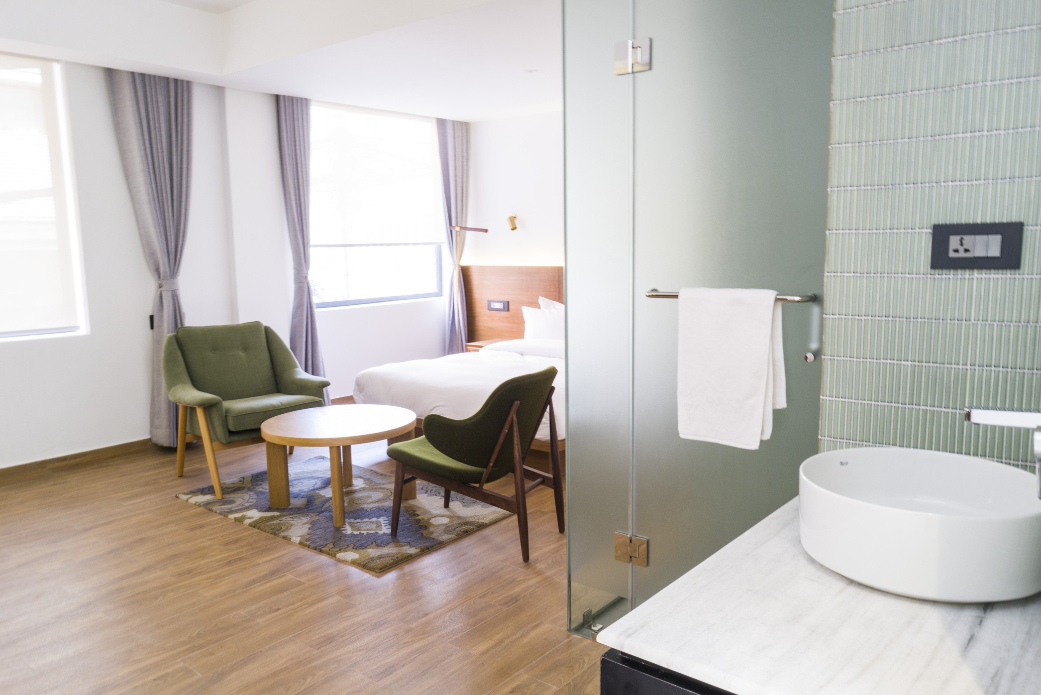 Nomad Hotel|Superior /Roomy