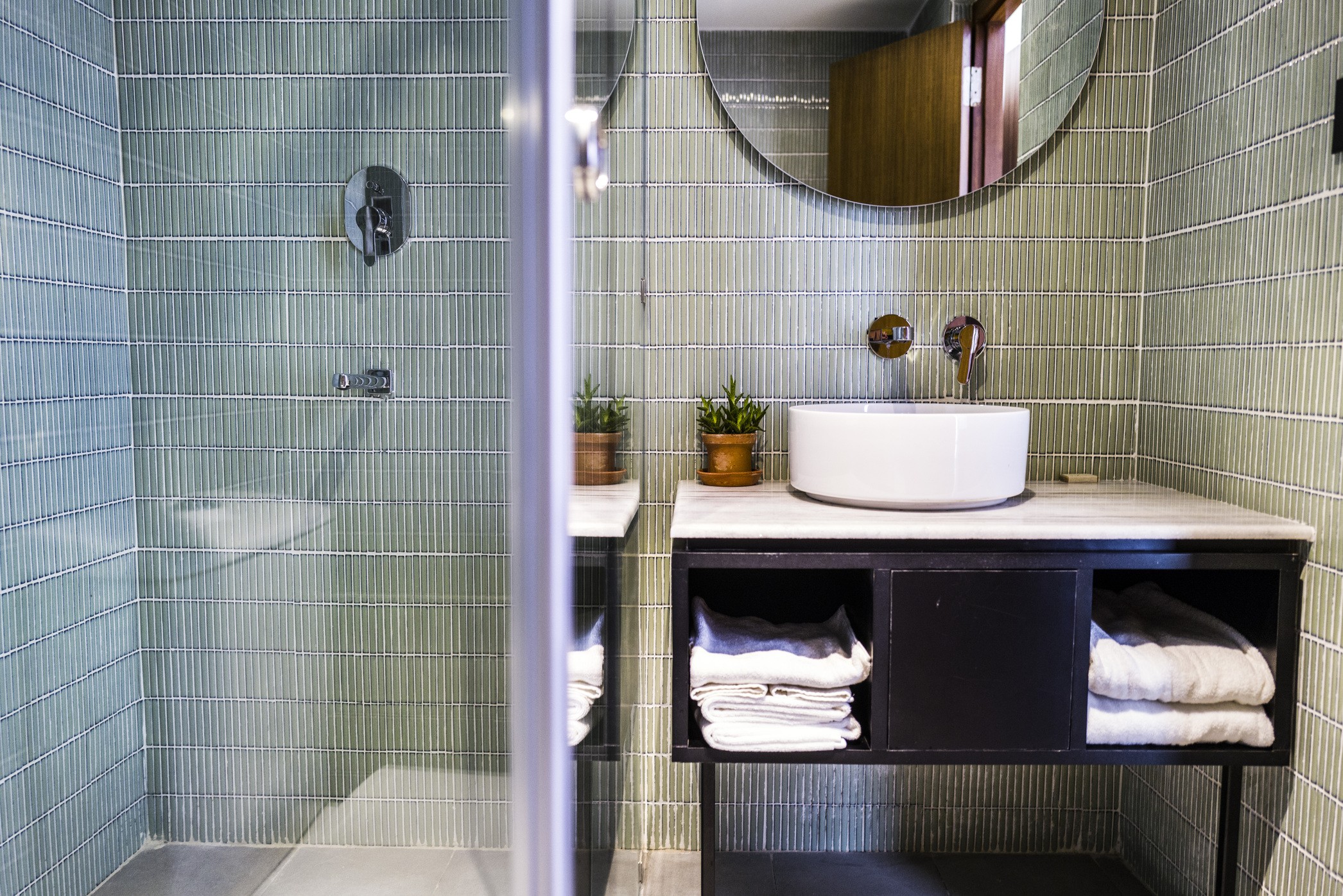 Nomad Hotel|Superior /Roomy