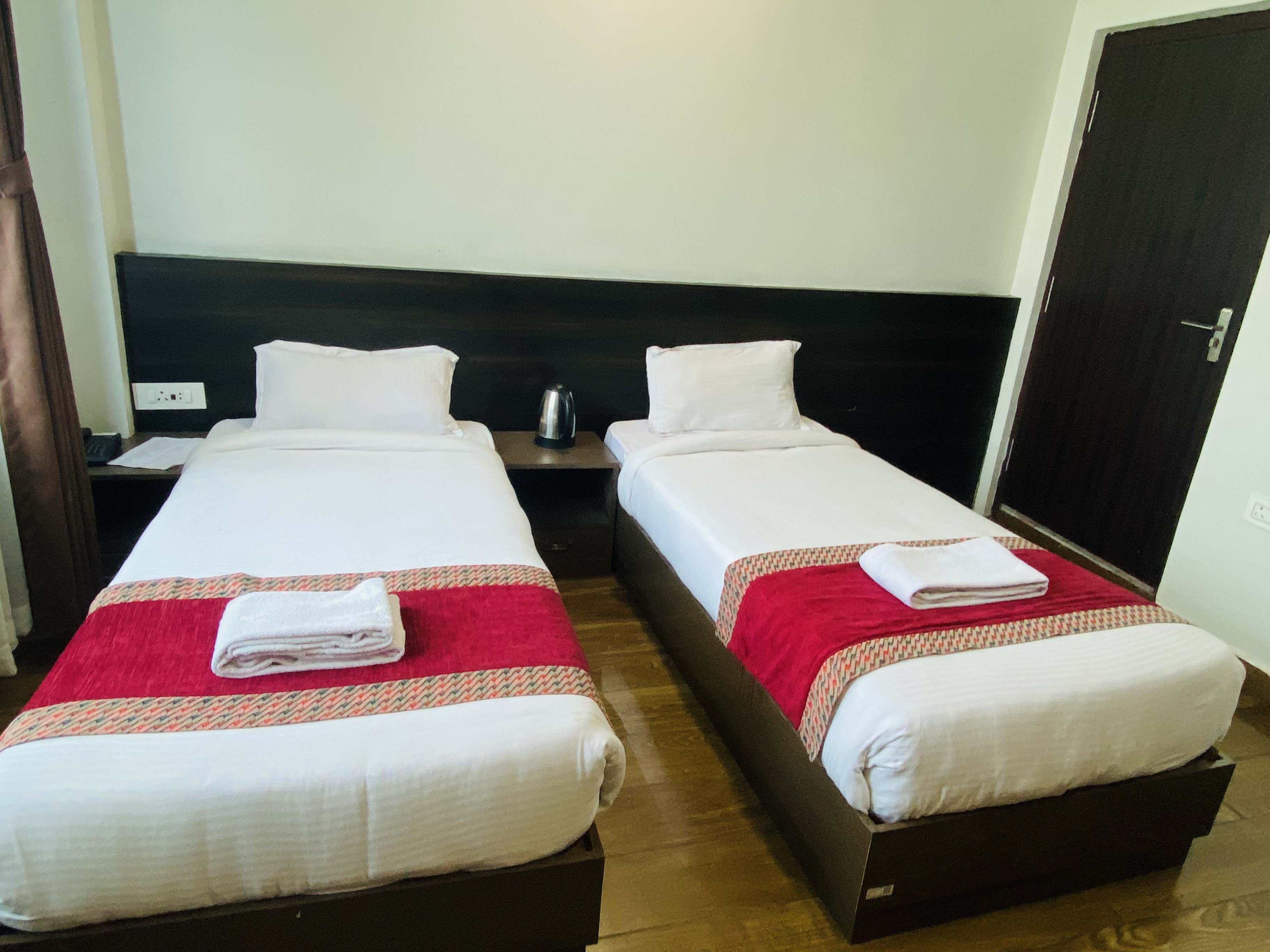 THE SR HOTEL