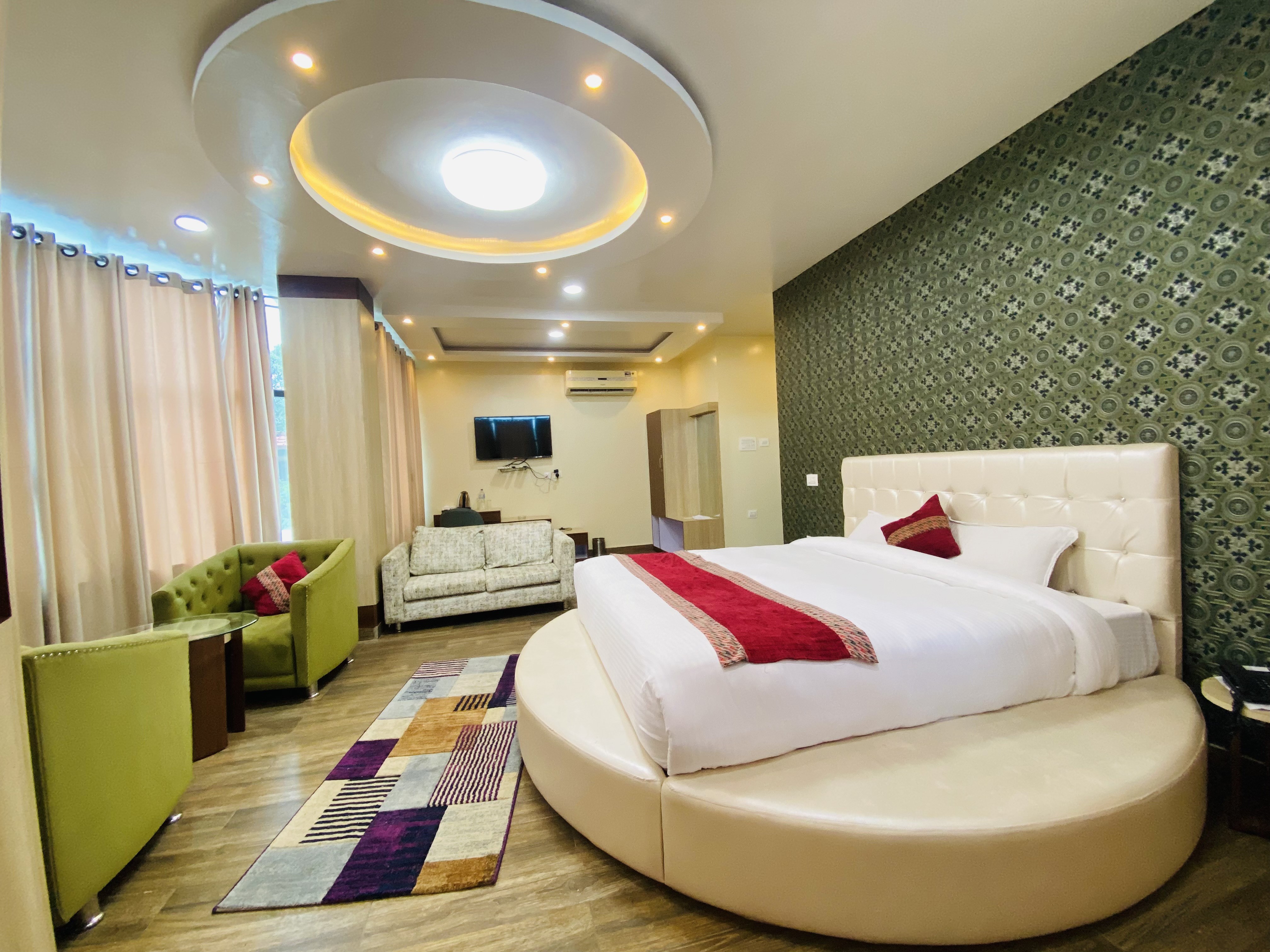 THE SR HOTEL
