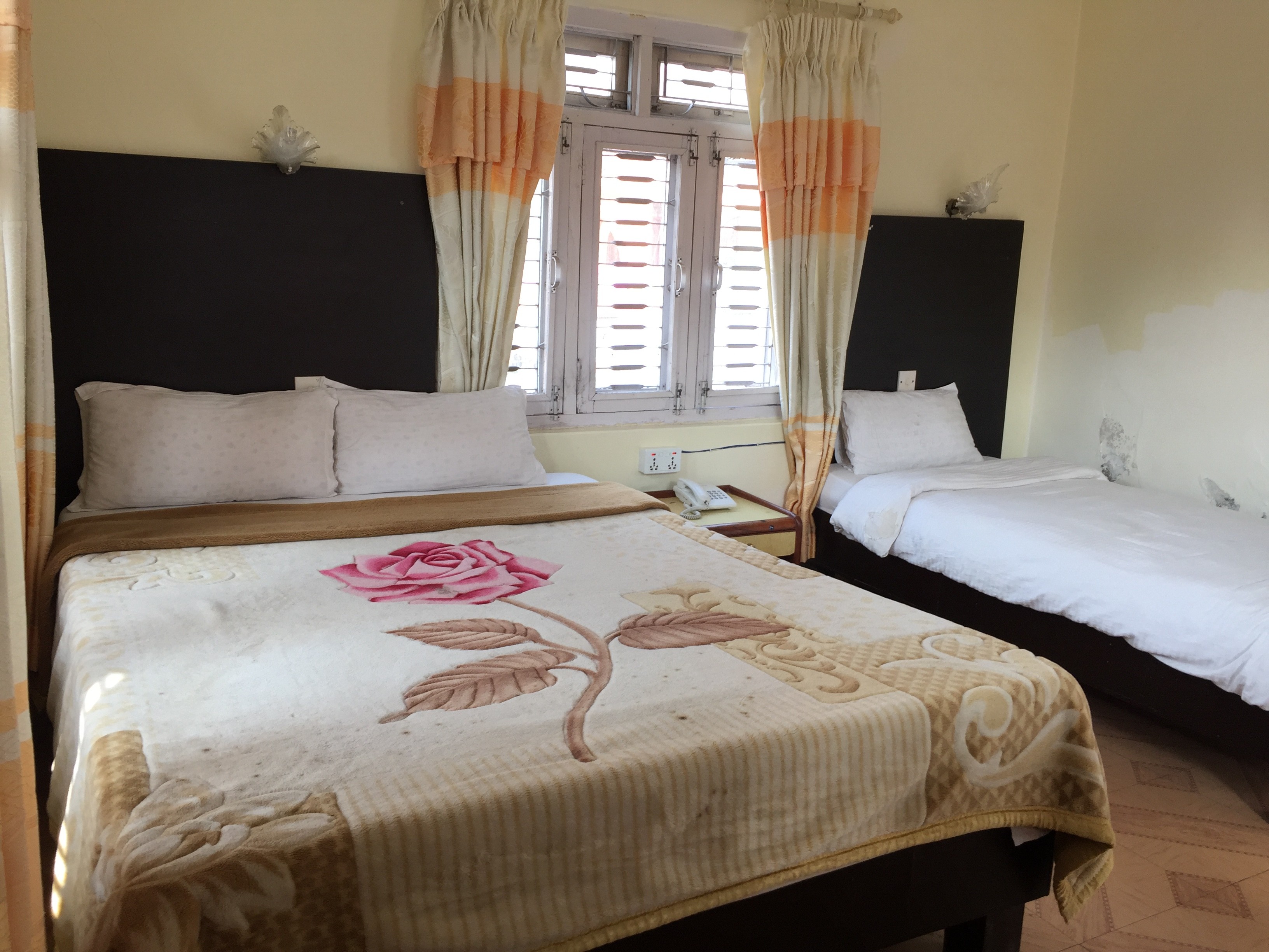 standard triple room