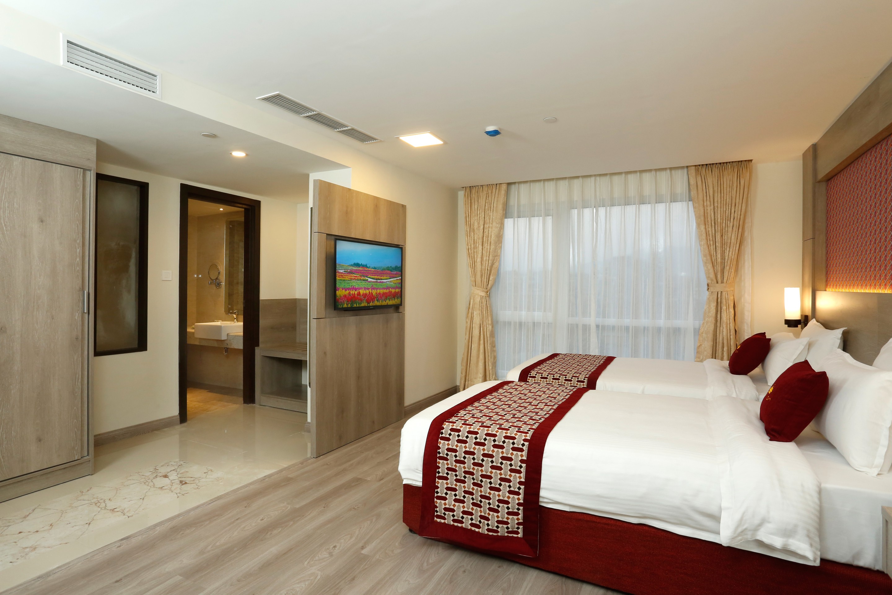 Hotel Crowne Imperial|Deluxe Double Room