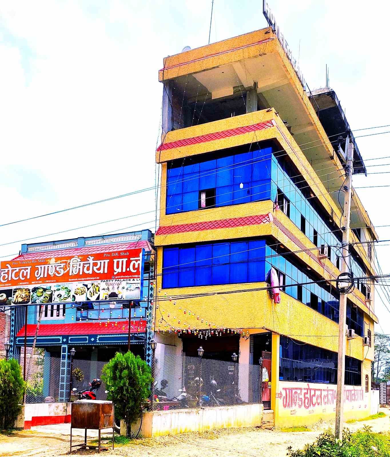 Hotel Grand Mirchaiya