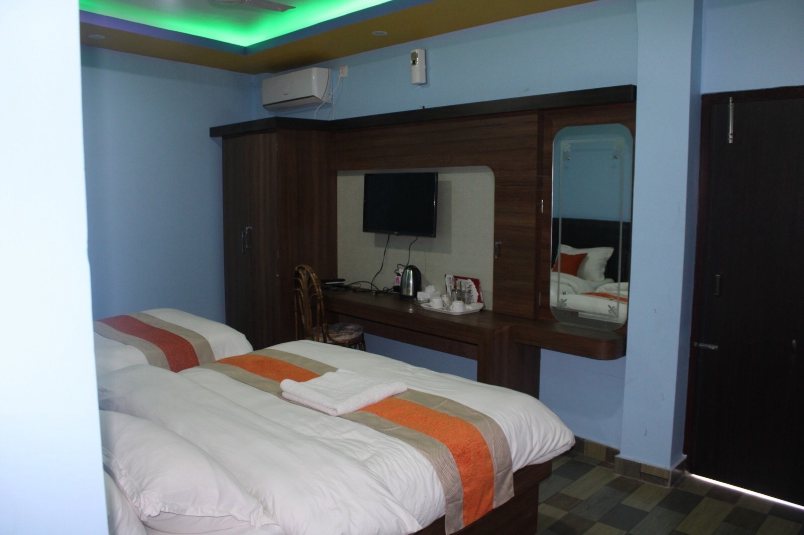 New Hotel Holiday Home|Deluxe with Ac