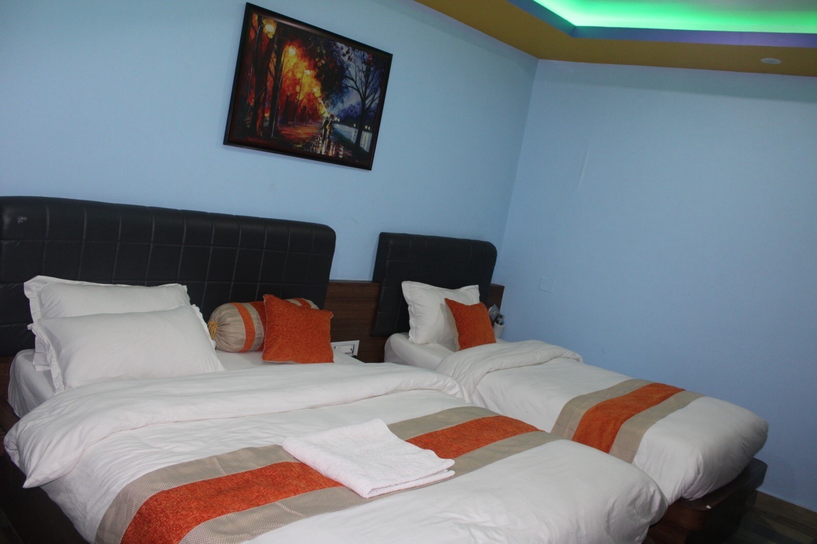 New Hotel Holiday Home|Deluxe with Ac
