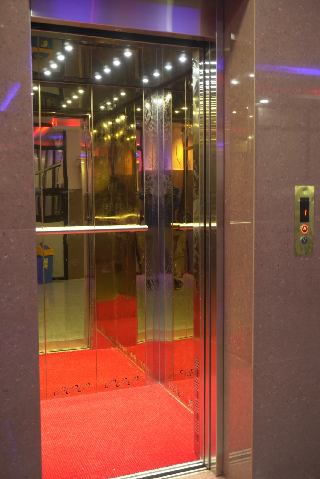 Hotel Madani and Restaurant