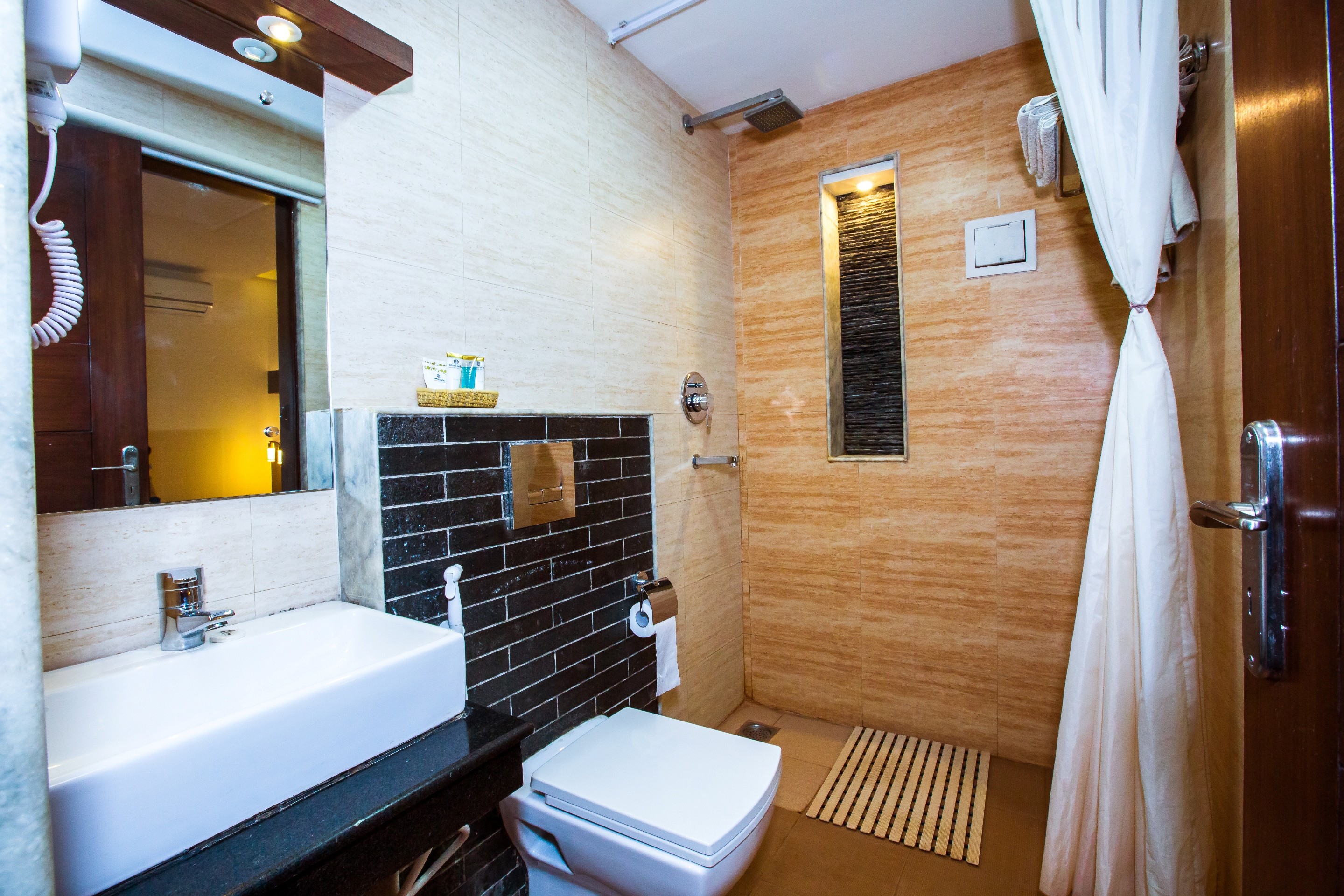 Kathmandu Suite Home|Deluxe Double Room