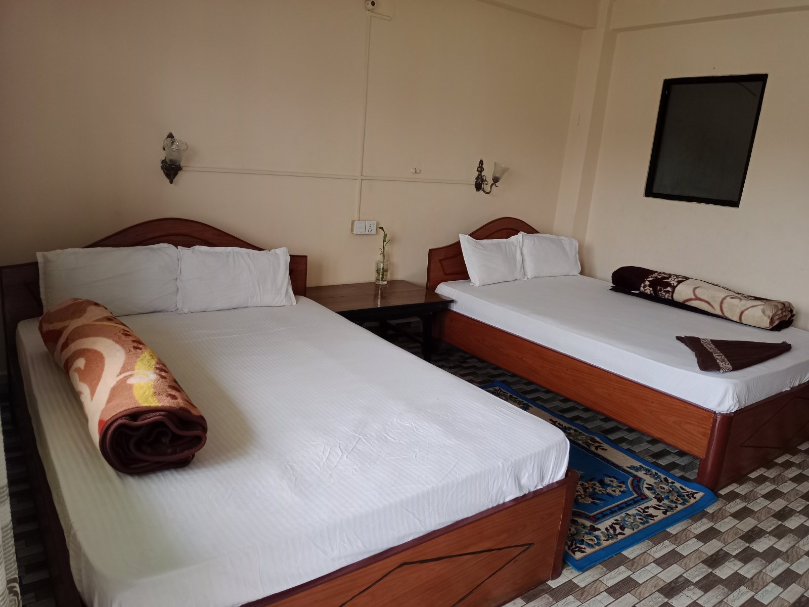 Sauraha Inn