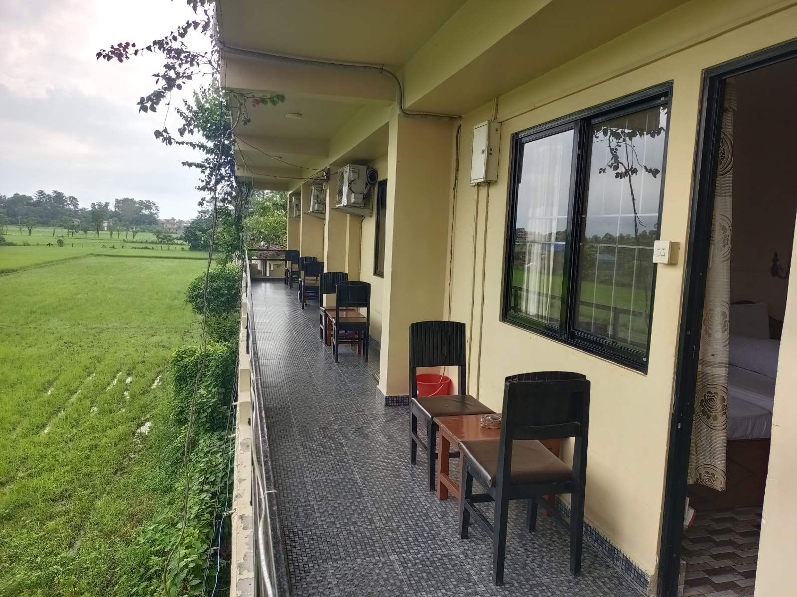Sauraha Inn
