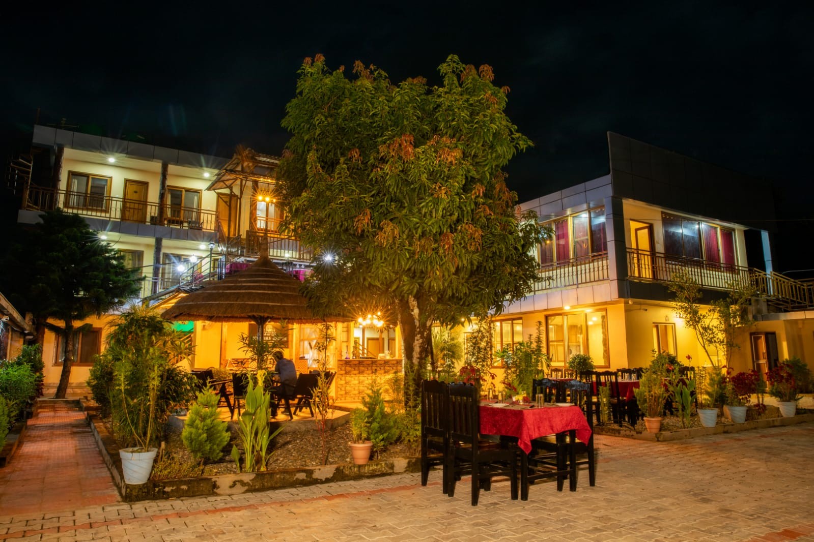 Hotel Ama Garden
