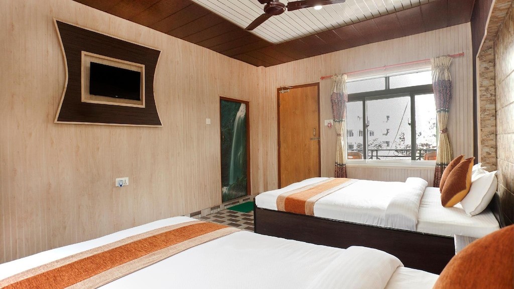 Hotel Holy Lodge|Deluxe Non ac room