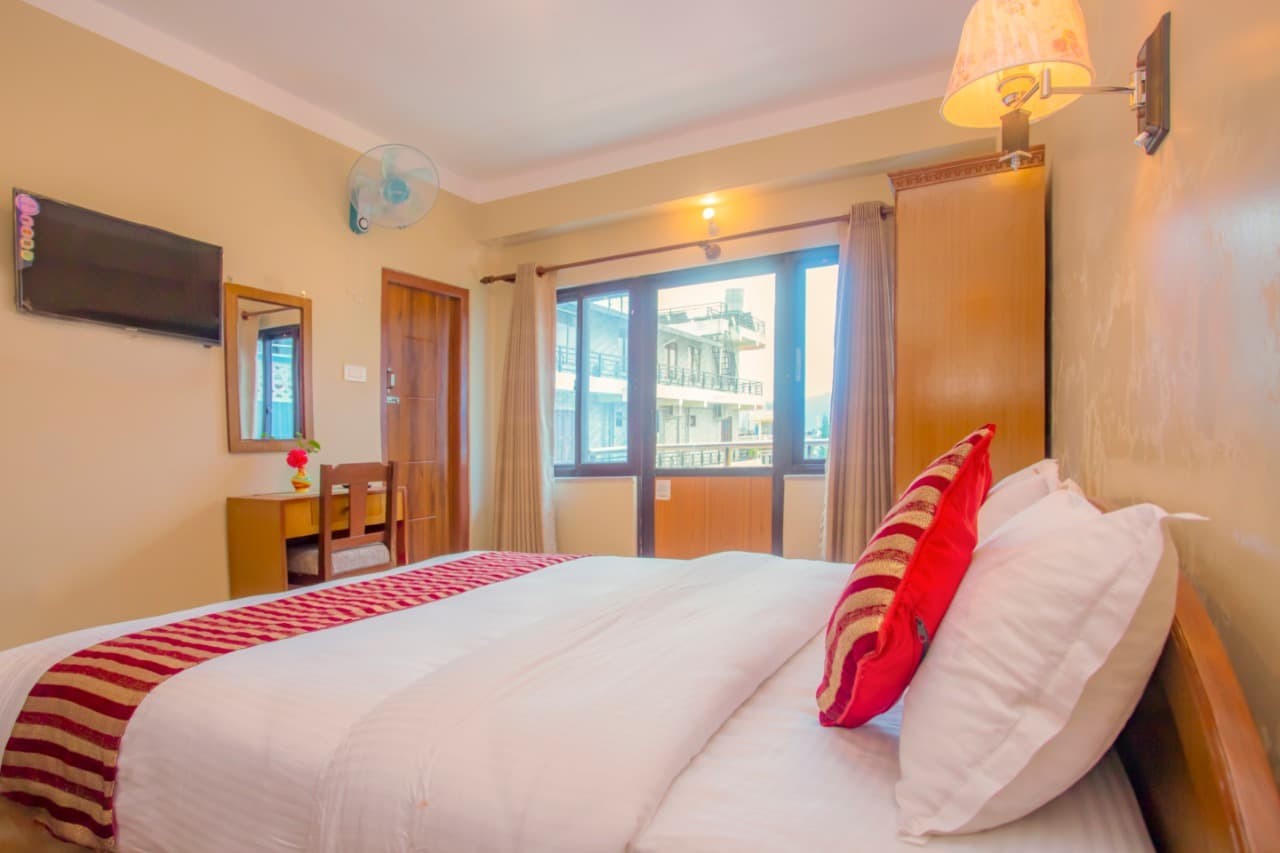 Single Deluxe with Balcony