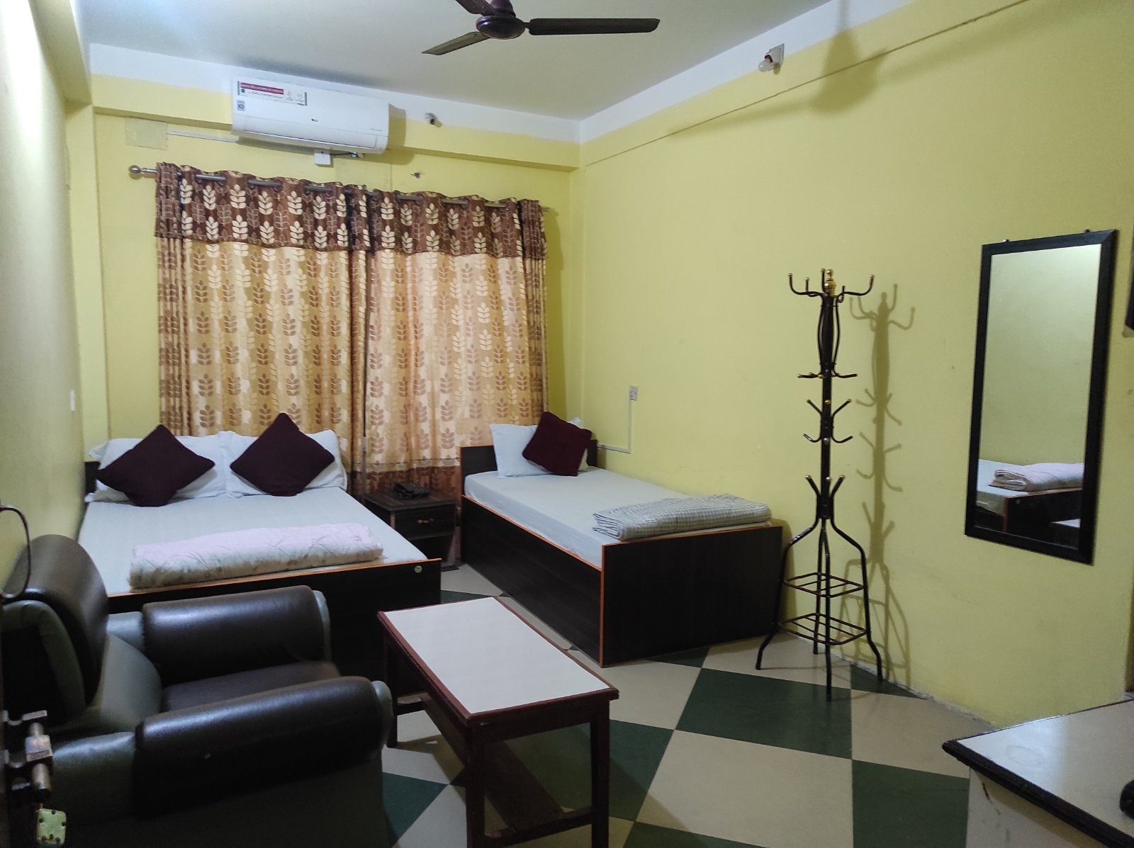 Hotel Dolphin Dipayal