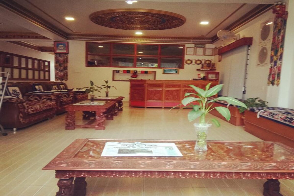 Hotel Milarepa