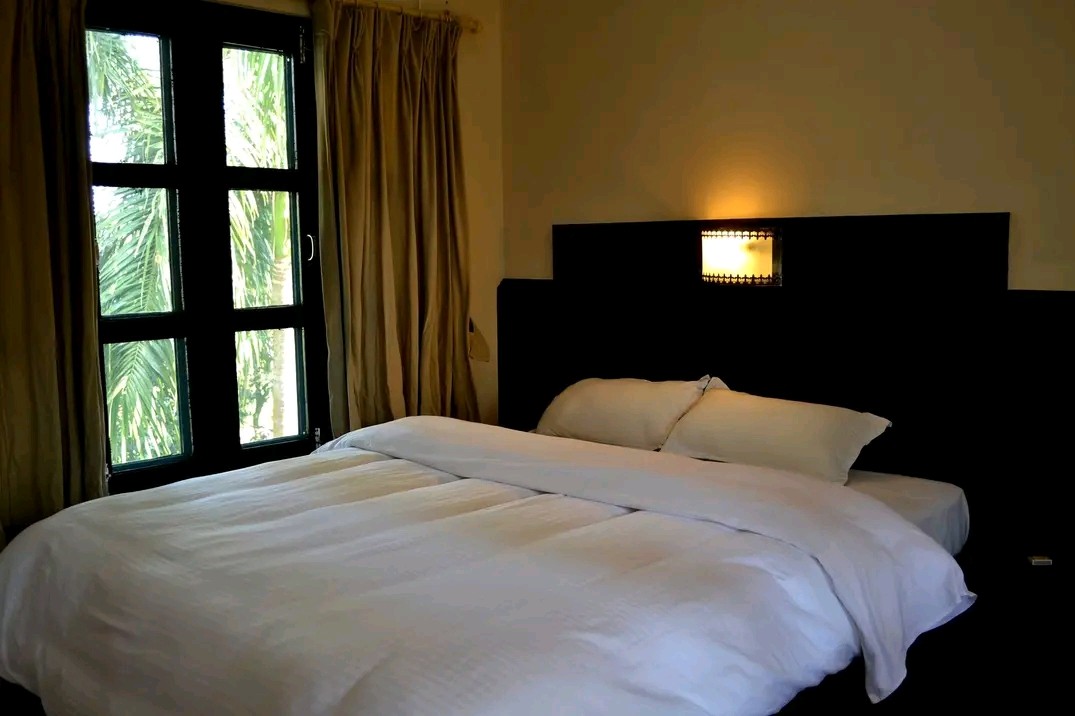 Rhino Lodge And Hotel