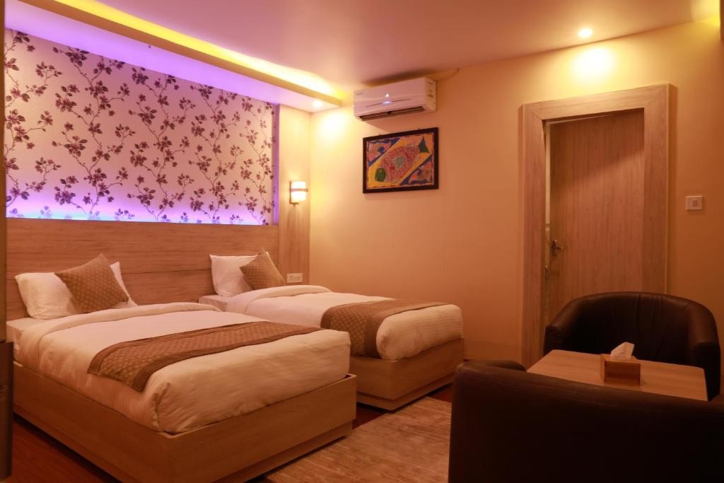 Komal Hotel