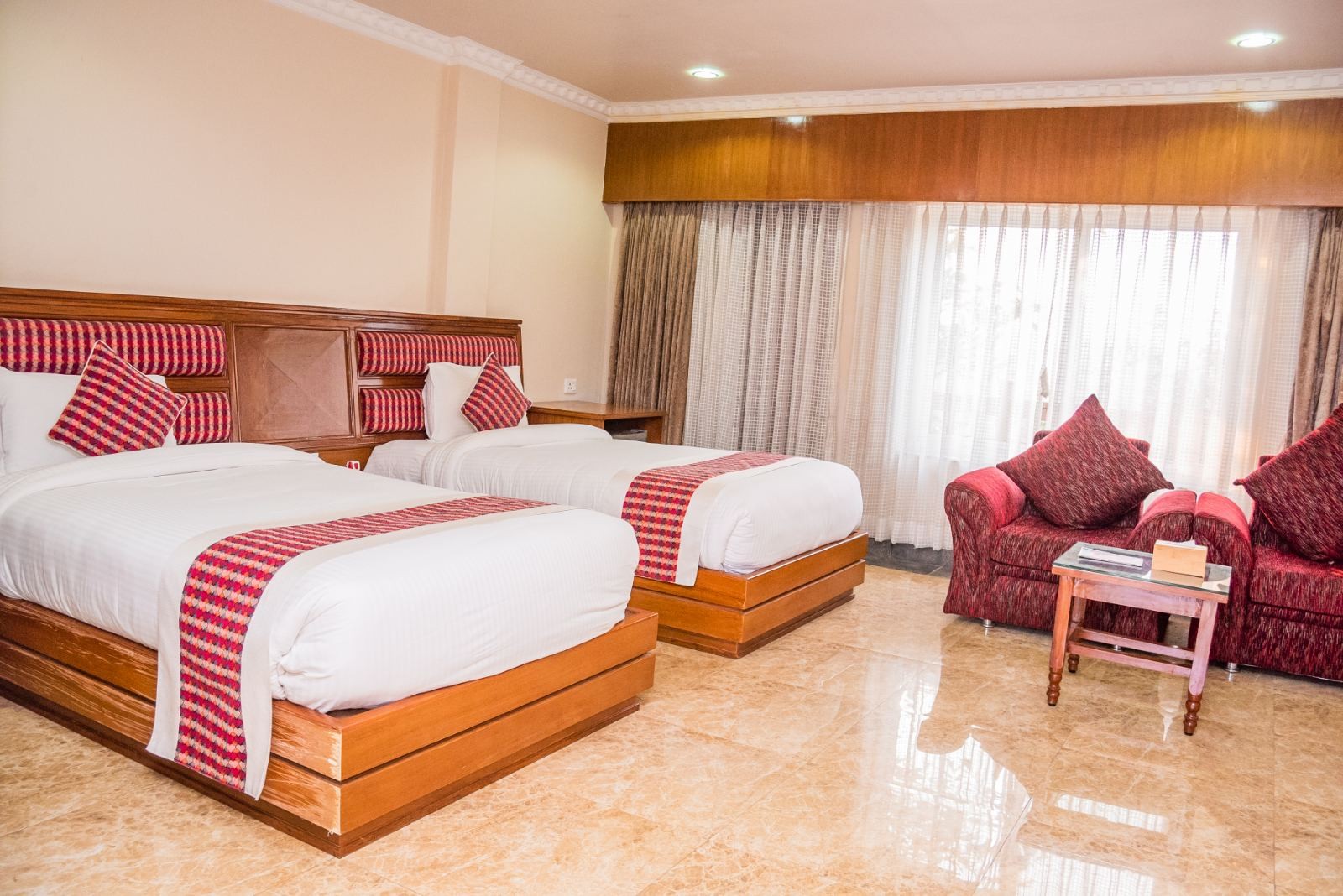 HOTEL EARTH LIGHT