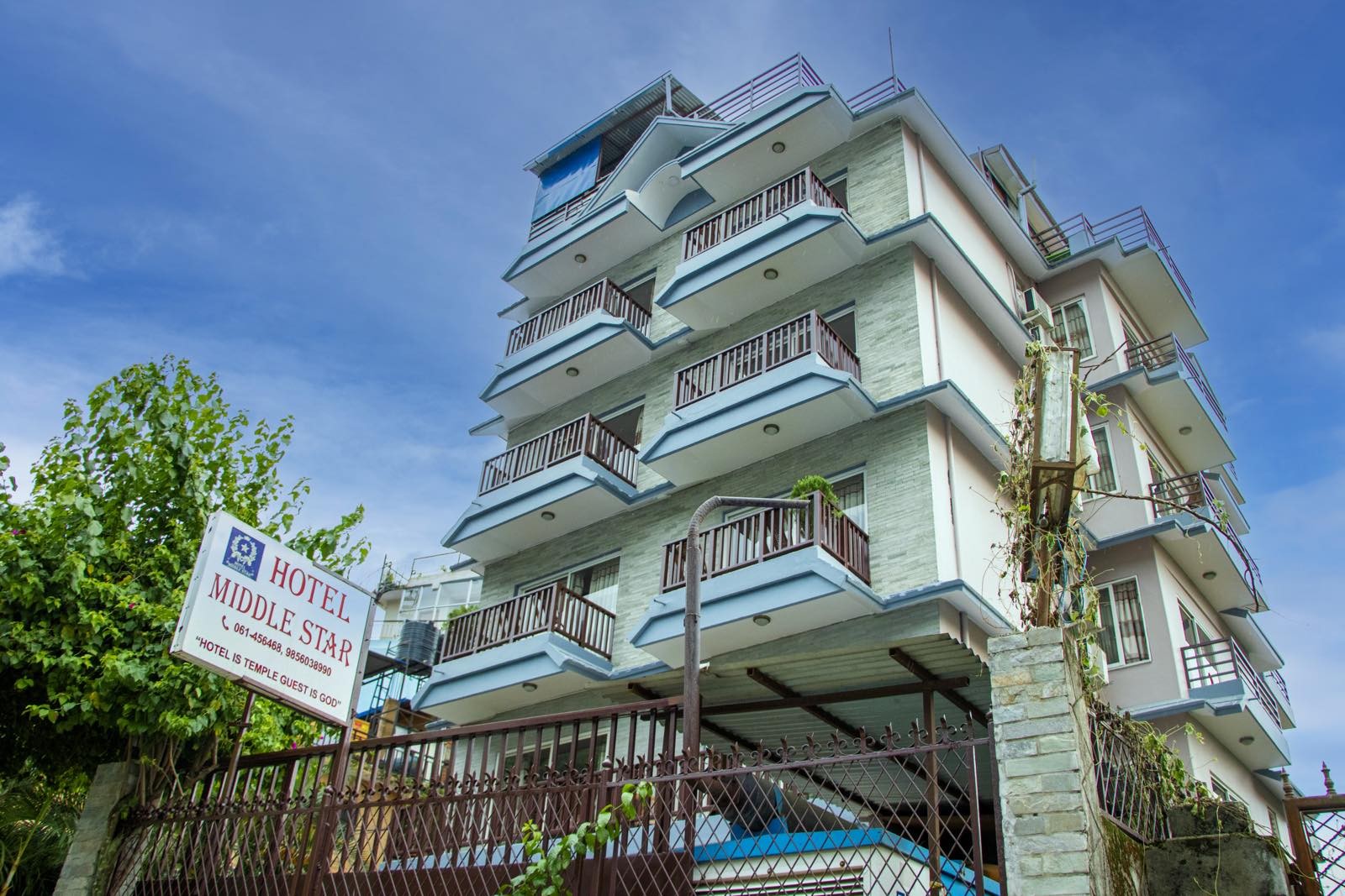 Hotel Middle Star