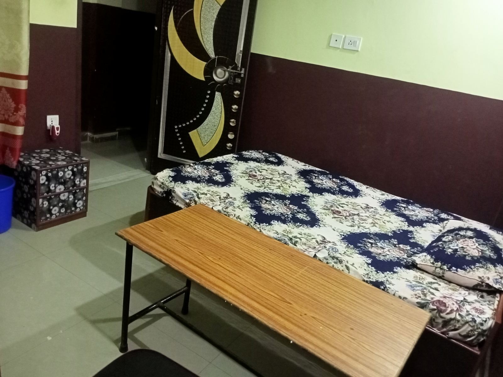 Single Bed Room