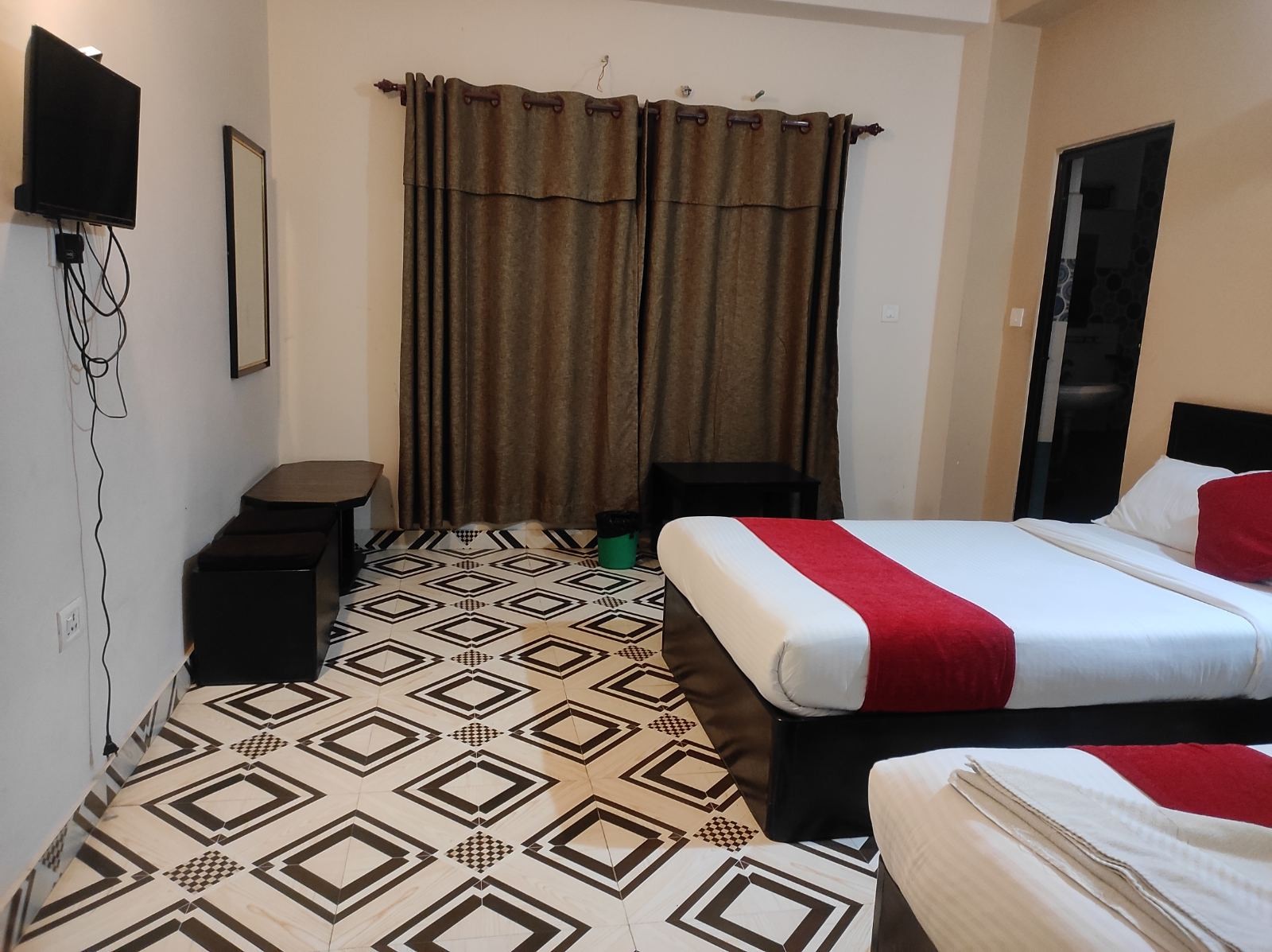 Hotel Aadarsha Inn