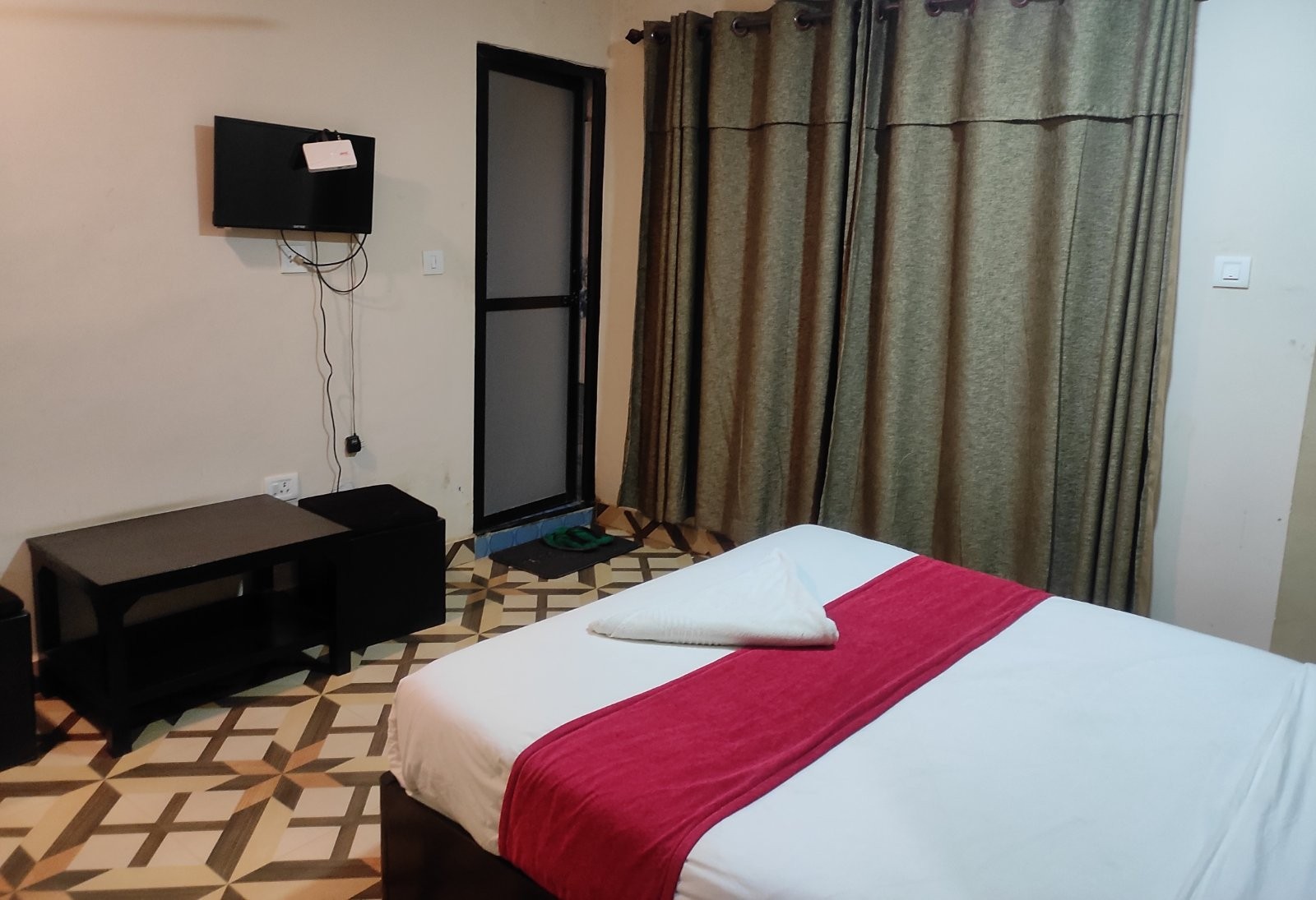 Deluxe Non-AC Room