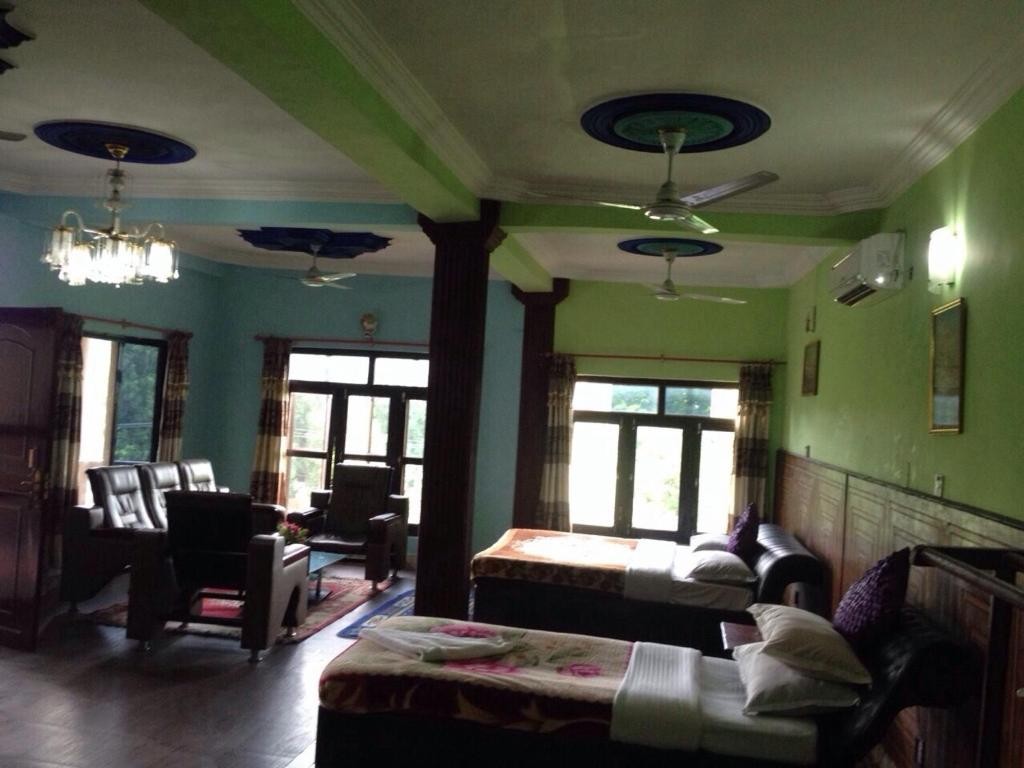 Suite AC Room