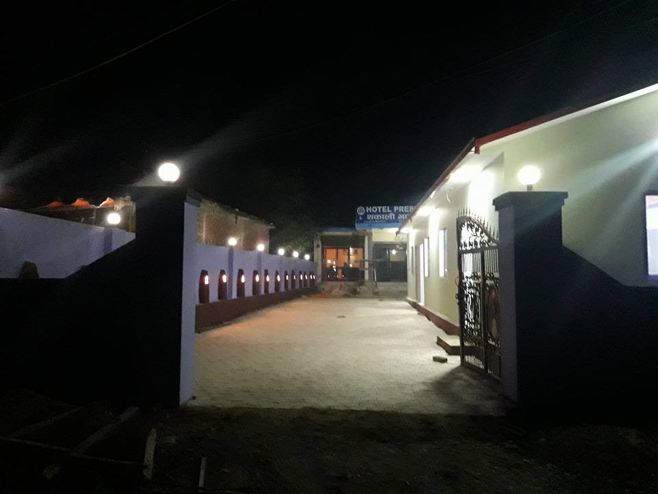 Hotel President Lodge & Restaurant