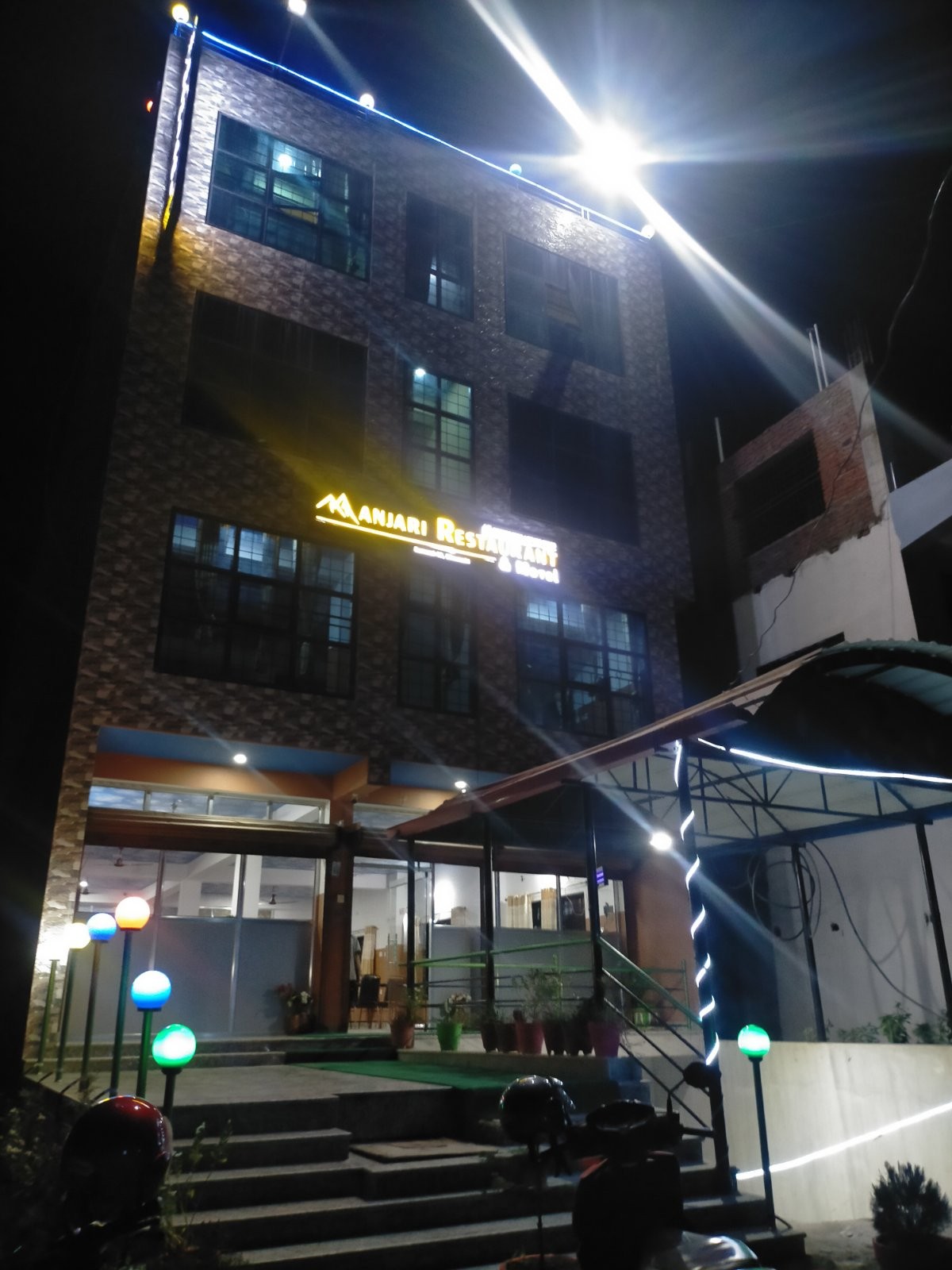 Manjari Restaurant and Motel