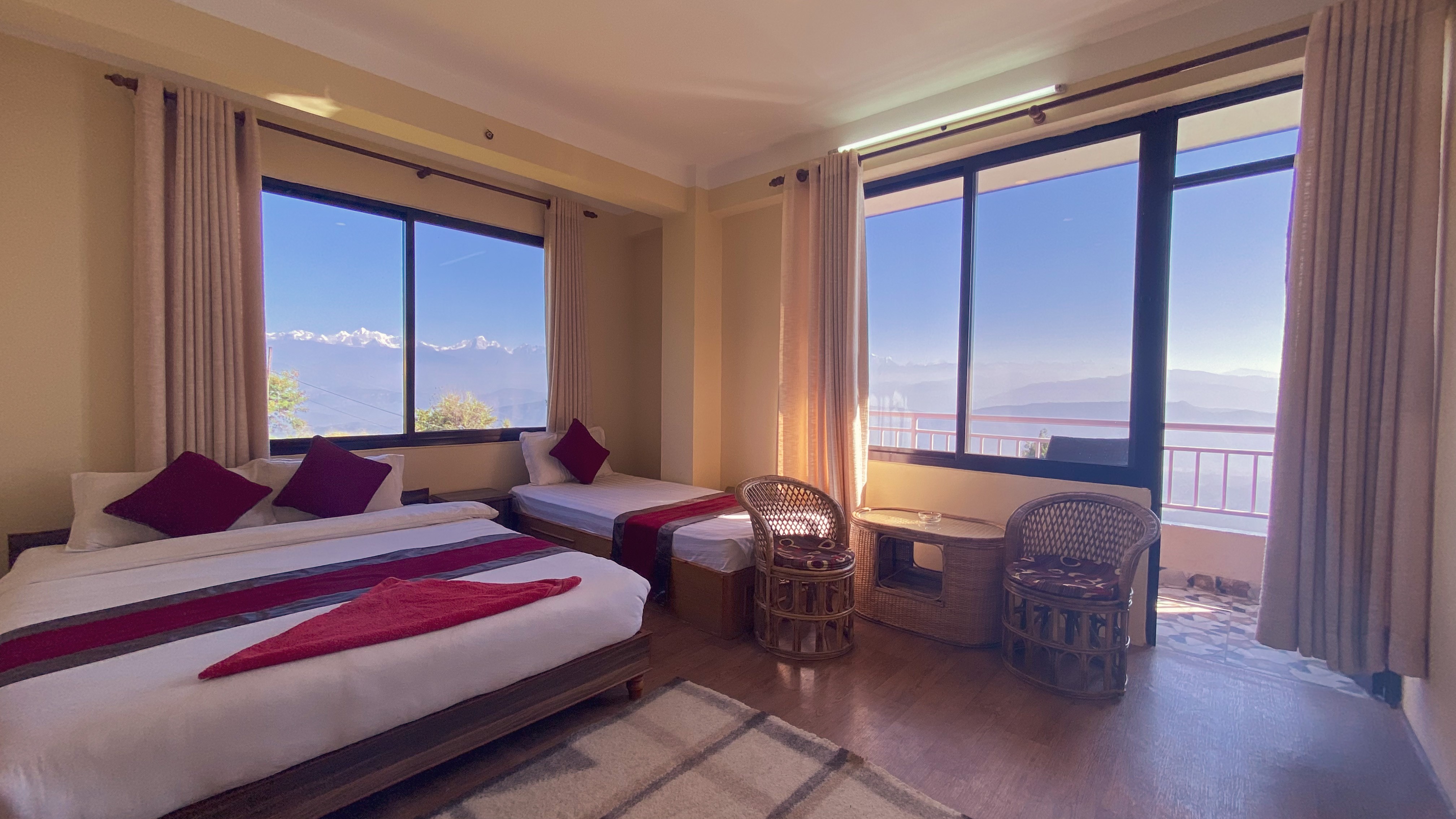 Hotel Himalayan Sunrise