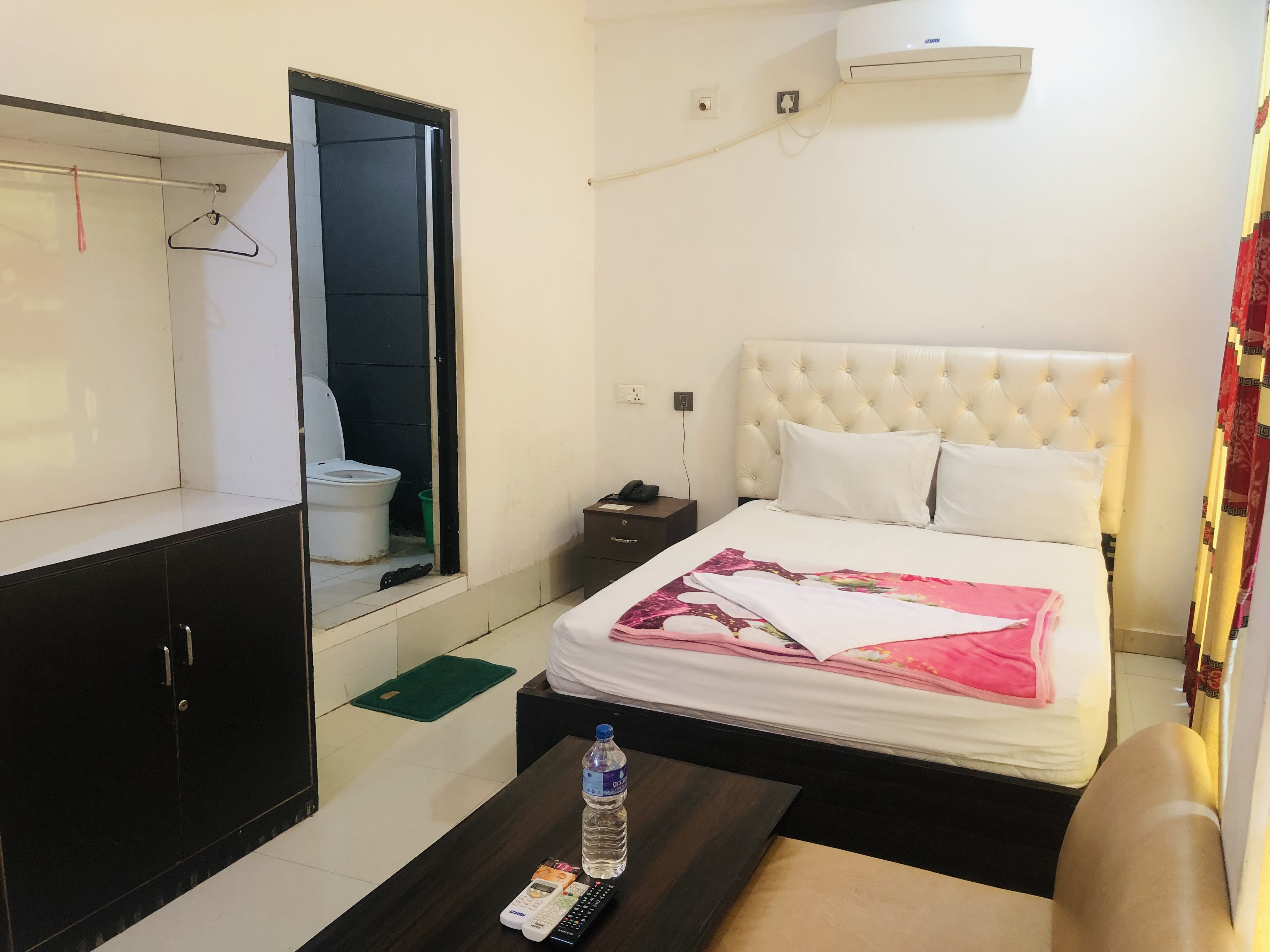 AC Single Room