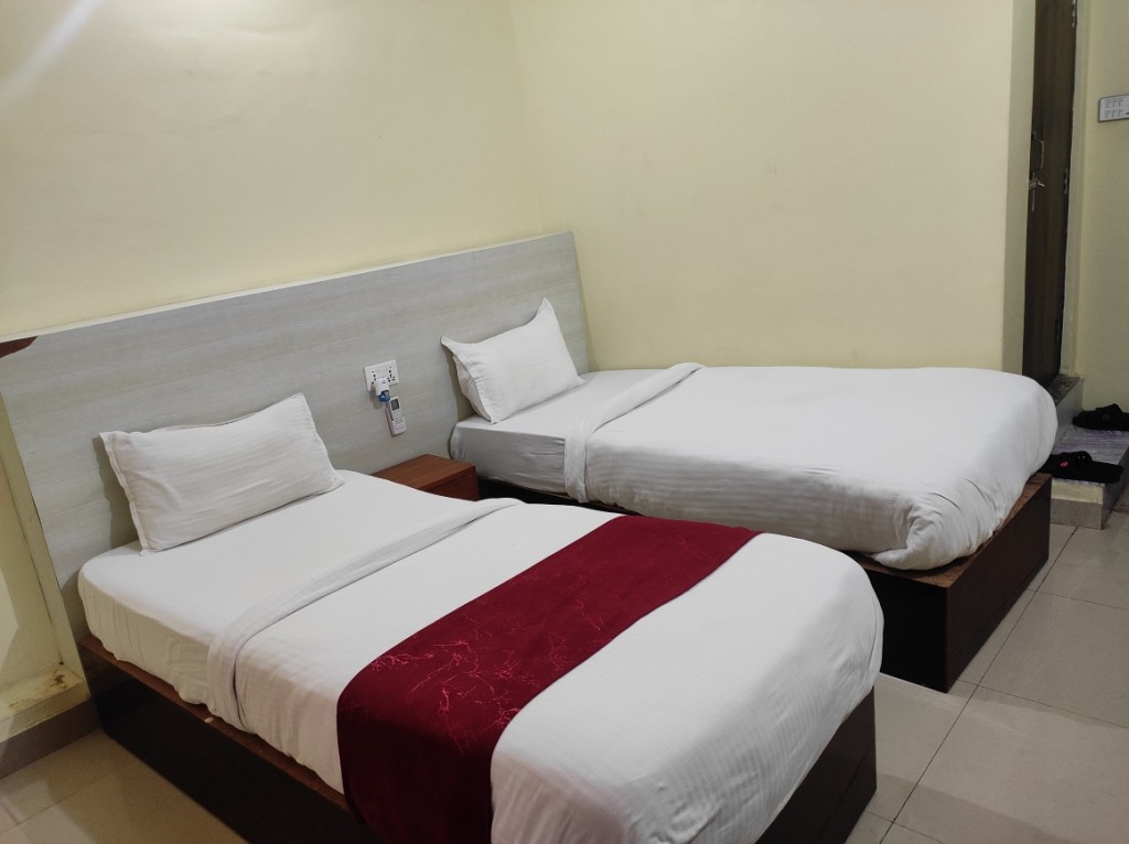 Twin Deluxe Ac Room