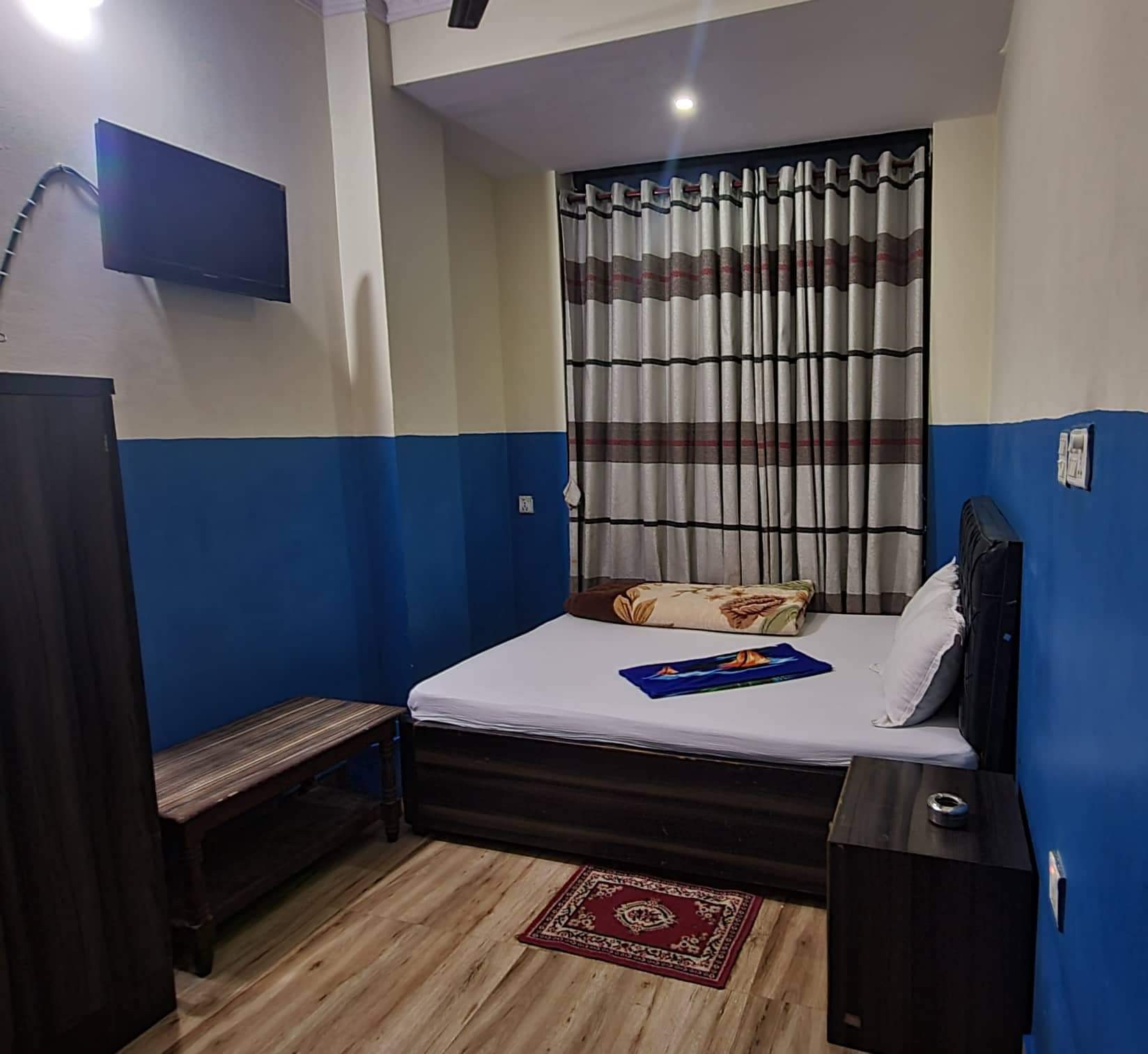 Laxmi Hotel