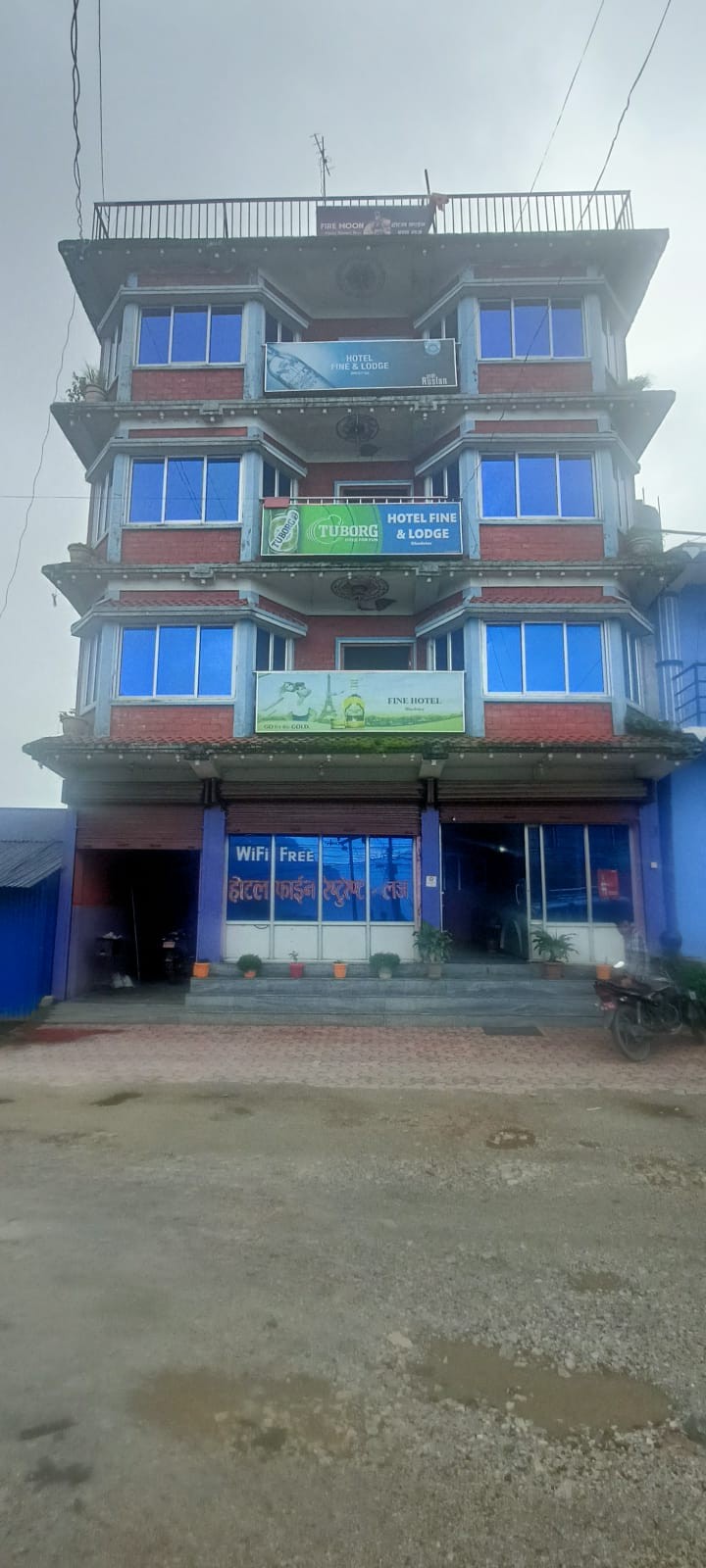 Hotel Fine and Lodge
