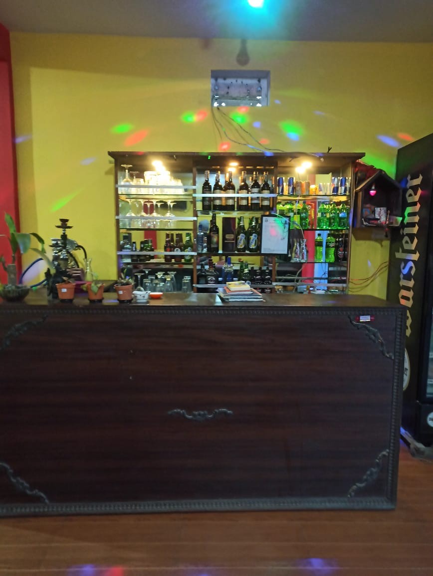 Hotel Crown & Resturent