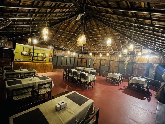 Hotel Tharu Garden