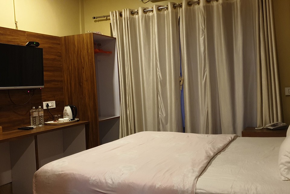 Hotel Pathivara International