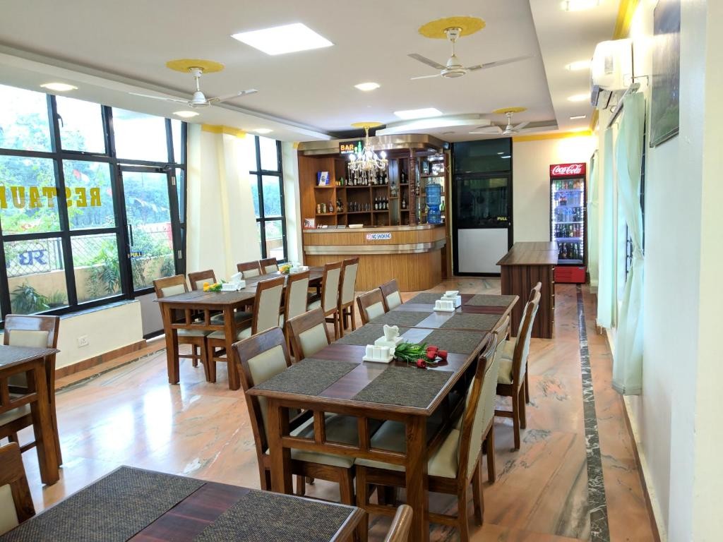 Hotel Buddha Palace & Restaurant