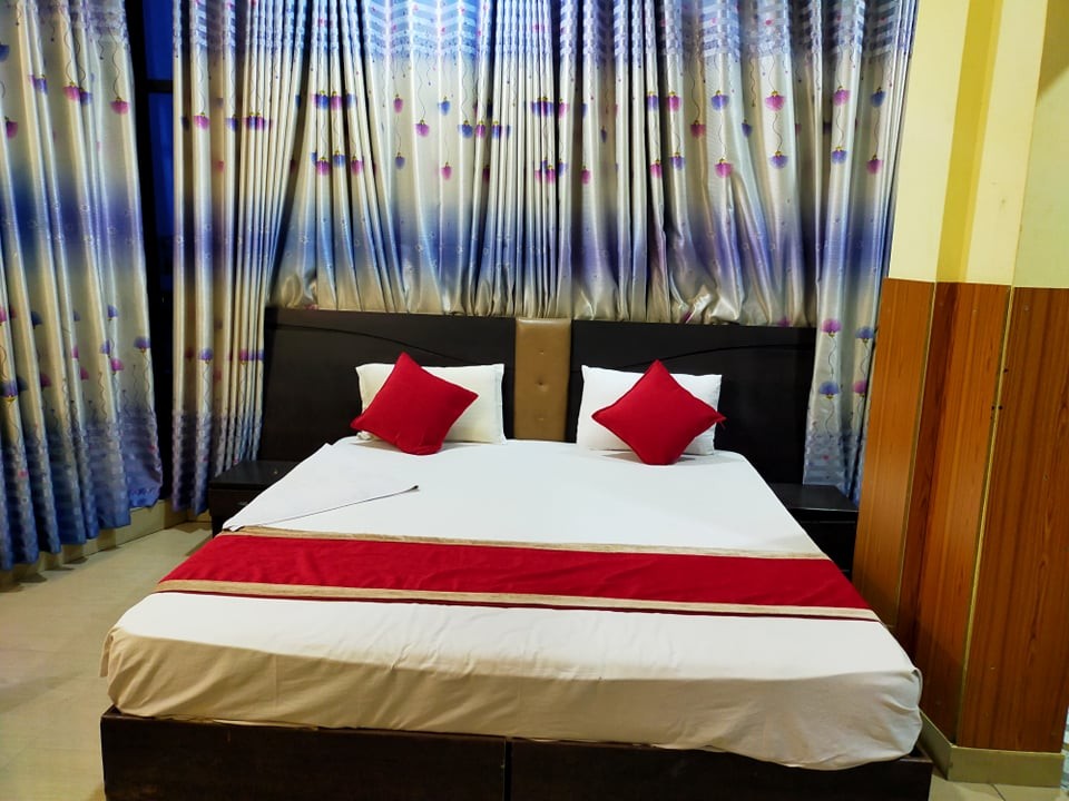 Deluxe AC Room