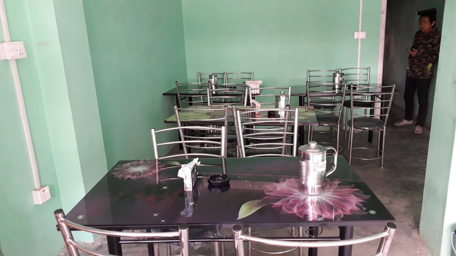 New Pathivara Hotel & Lodge
