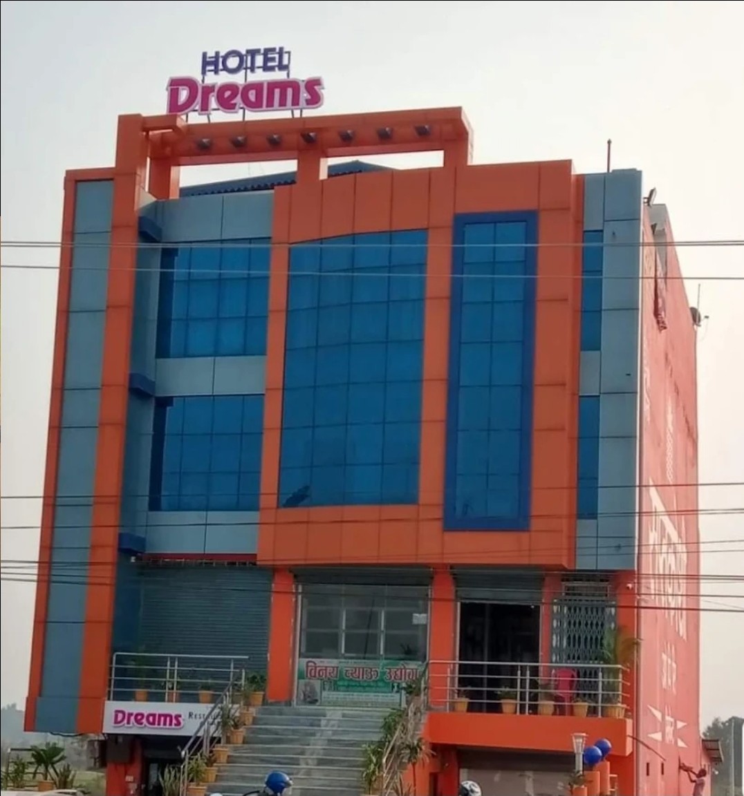 Dreams Entertainment Hotel