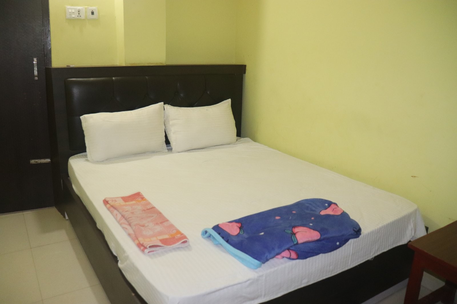 Standard Master Bed Room(Non-AC)
