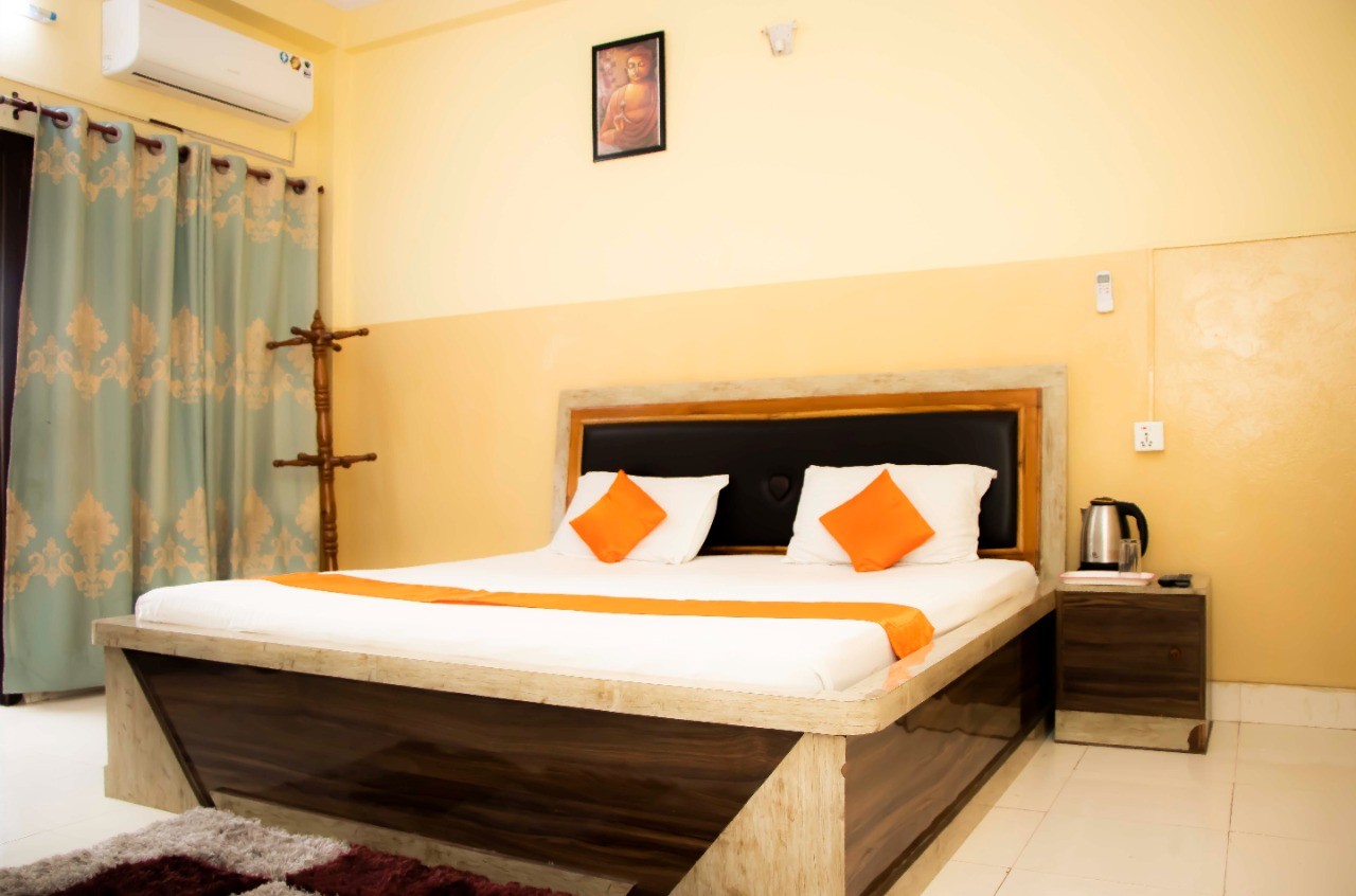 Hotel Pahuna Ghar