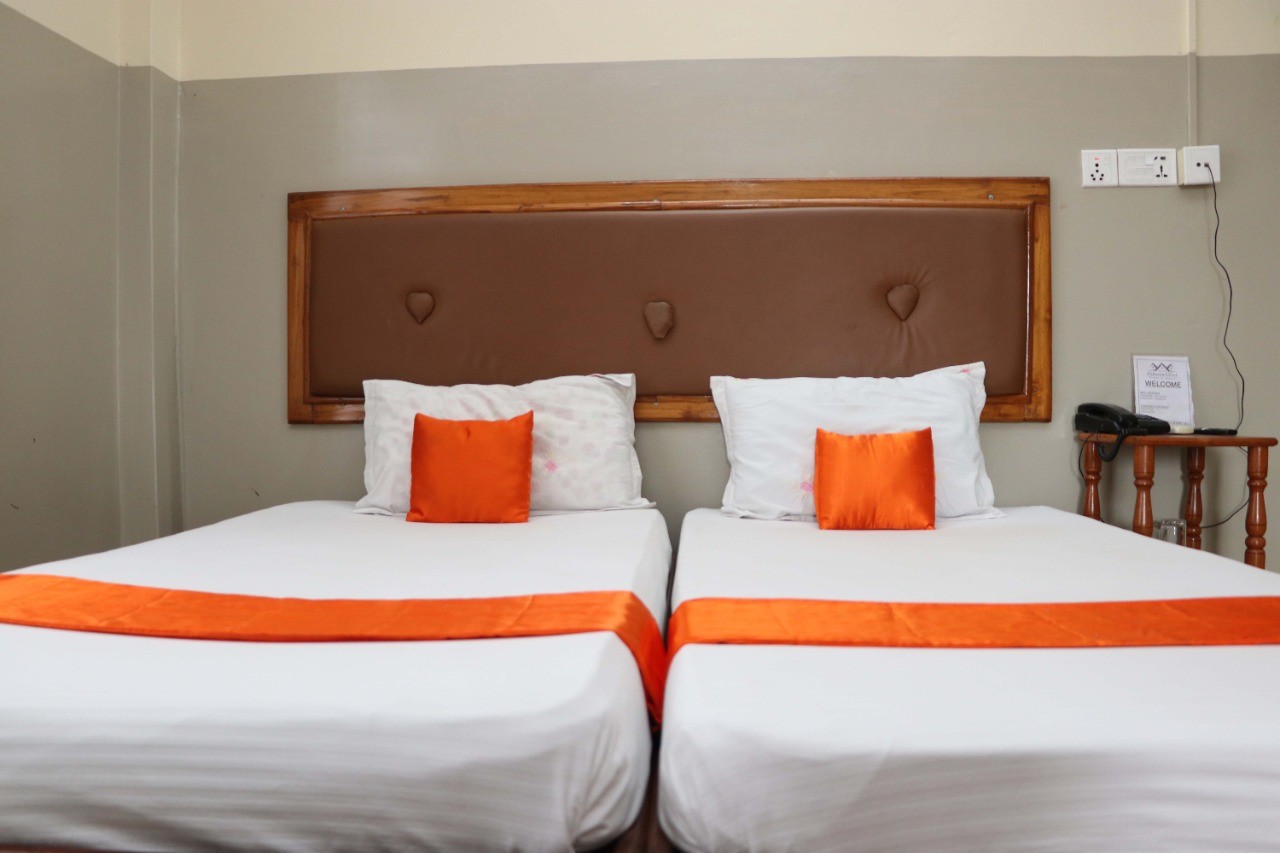 Hotel Pahuna Ghar