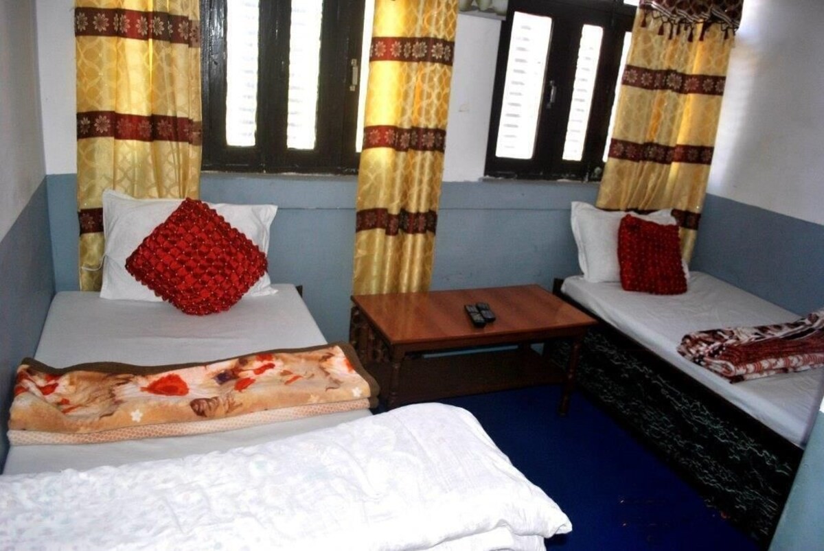 The Sunrise Hotel  & Lodge