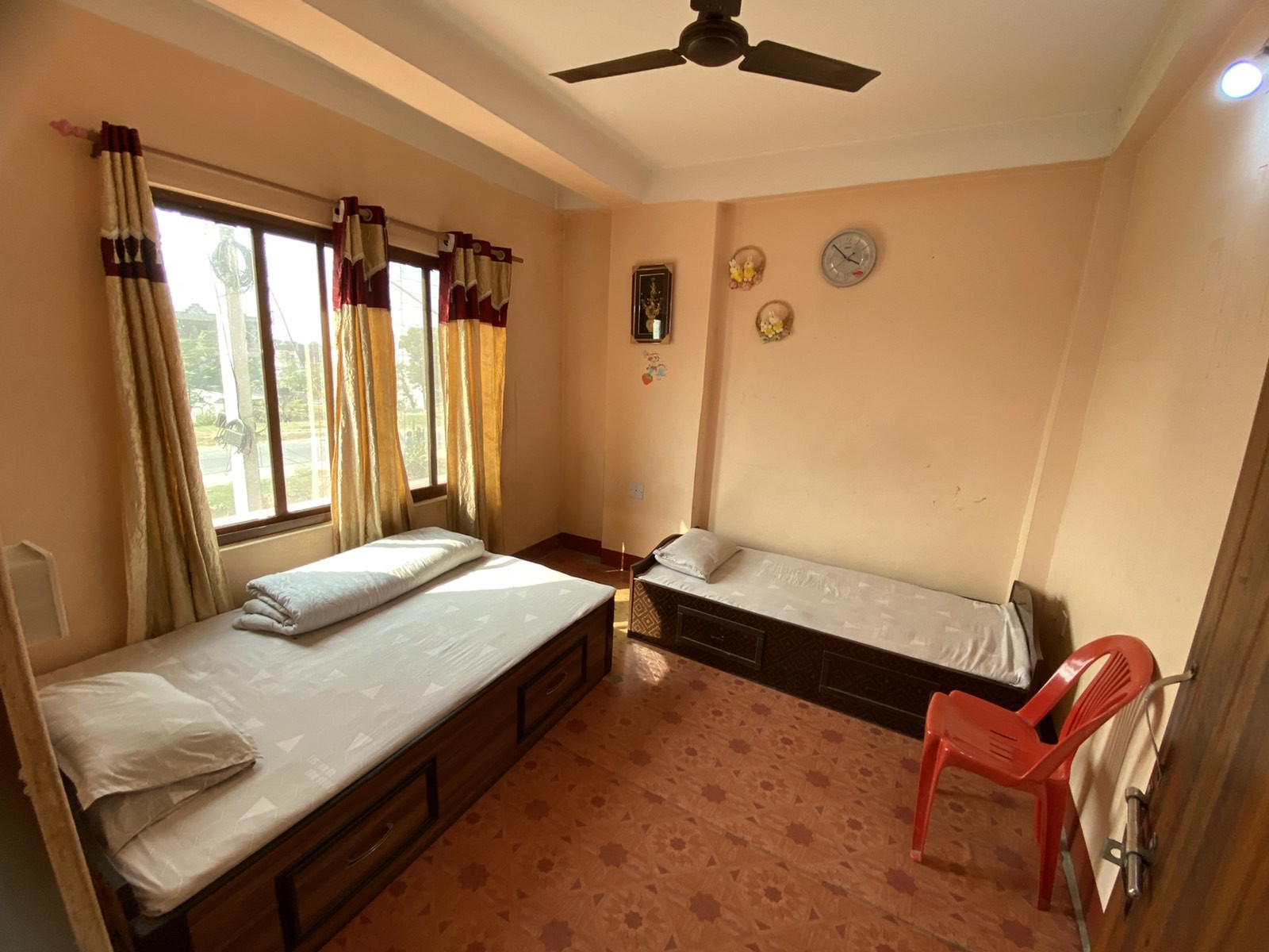 Hotel Machhapuchre Restaurant & Lodge