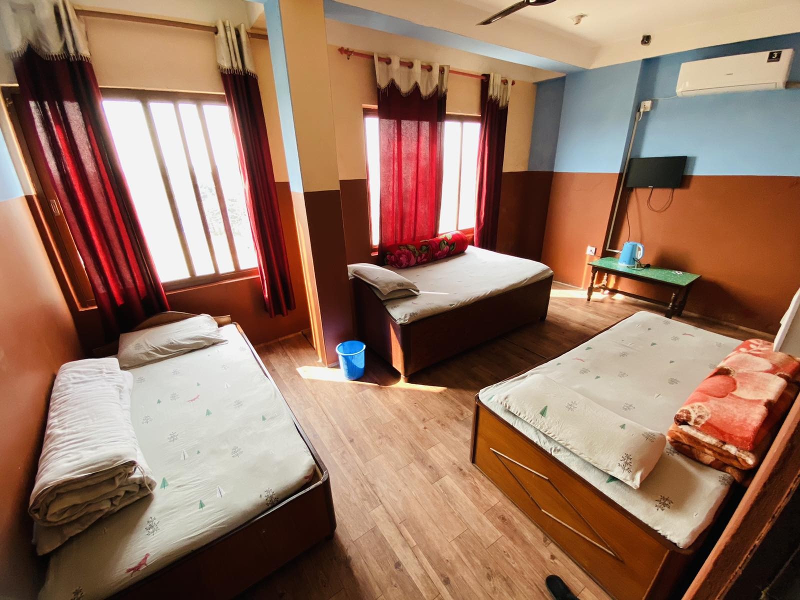Hotel Machhapuchre Restaurant & Lodge