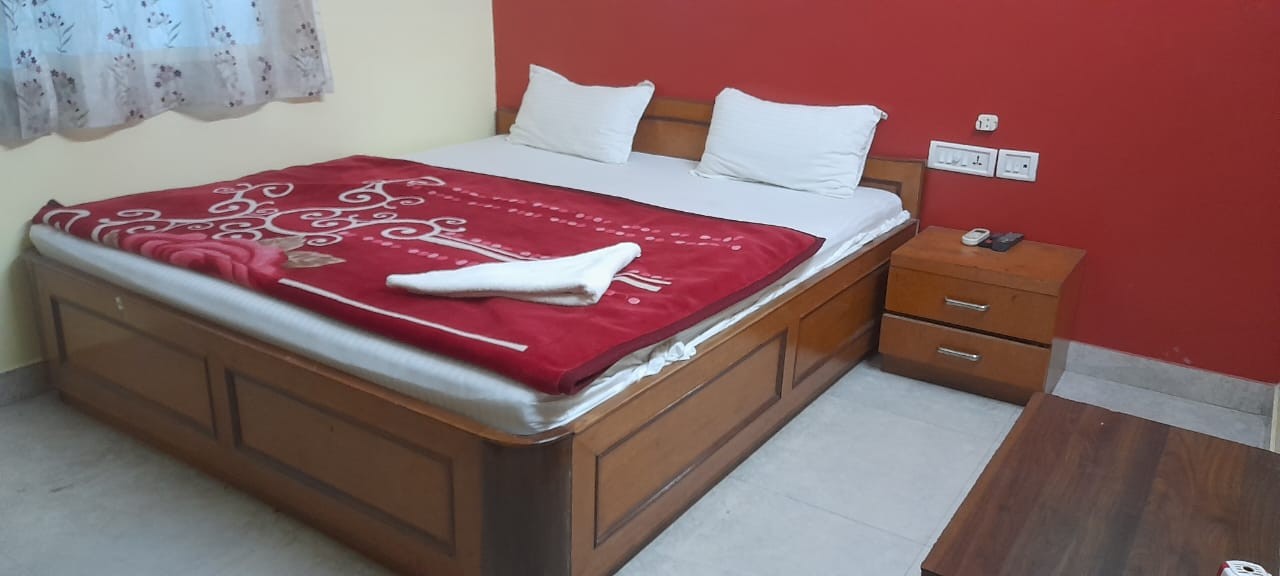 Town Hall Party Palace & Hotel Peace Garden