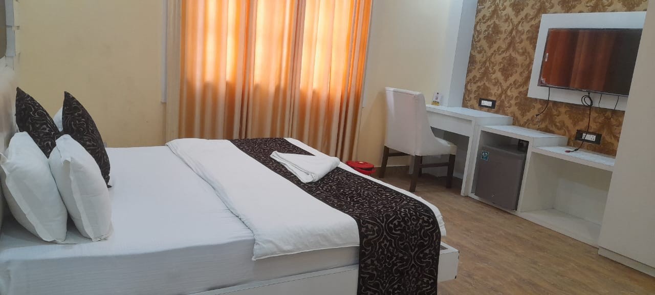 Town Hall Party Palace & Hotel Peace Garden